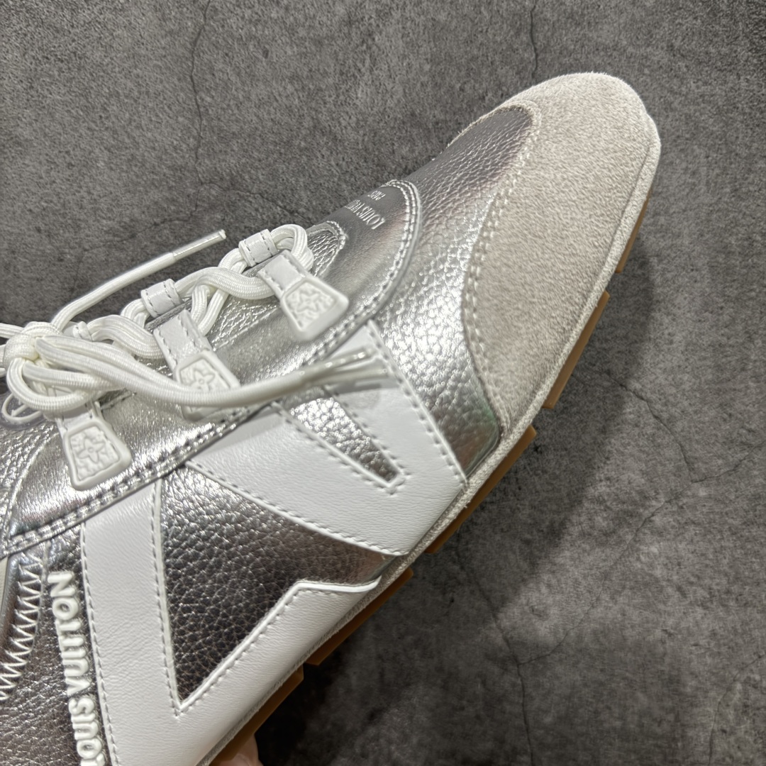 图片[6]-【专柜版/海淘代购】Louis Vuitton 春夏 Sneakerina LV 路易威登 系列运动鞋 德训鞋 平底鞋休闲鞋 海淘代购同渠道品质 高端零售 外贸充正专供 高端礼盒 市场最强级别没有之一💪🏻 原版购入开发 ZP级全套包装 完美楦型 正确卡色 质感媲美原版 细节与原版一致 请注意区分市面通货材 尺码：35 36 37 38 39 40-选品中心