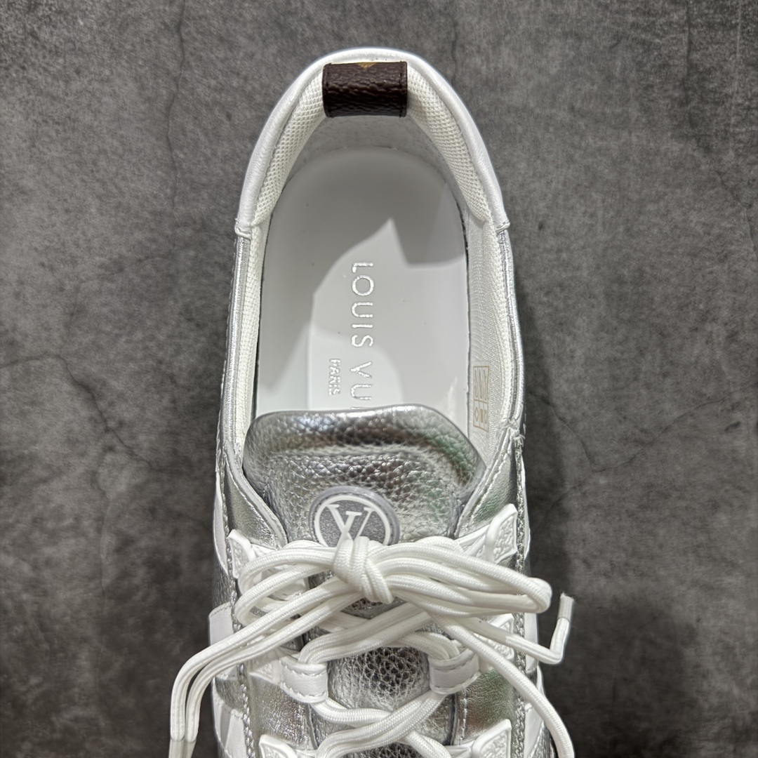 图片[8]-【专柜版/海淘代购】Louis Vuitton 春夏 Sneakerina LV 路易威登 系列运动鞋 德训鞋 平底鞋休闲鞋 海淘代购同渠道品质 高端零售 外贸充正专供 高端礼盒 市场最强级别没有之一💪🏻 原版购入开发 ZP级全套包装 完美楦型 正确卡色 质感媲美原版 细节与原版一致 请注意区分市面通货材 尺码：35 36 37 38 39 40-选品中心