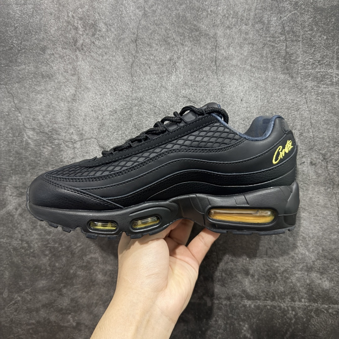 图片[2]-【EM纯原/小绿x】Corteiz x NK Air Max 95 联名复古舒适气垫运动鞋 FB2709-003 全部配色 原鞋开发生产 高度还原 一眼ZP既视感 男女鞋真标半码制 原楦原纸版数据开发 环保进口透气牛皮革材质 高弹EVA缓震中底组合开窗式Air气垫装置 外置防滑耐磨橡胶外底❗ 尺码：36 37.5 38 38.5 39 40 40.5 41 42 42.5 43 44 44.5 45 46 47.5-选品中心