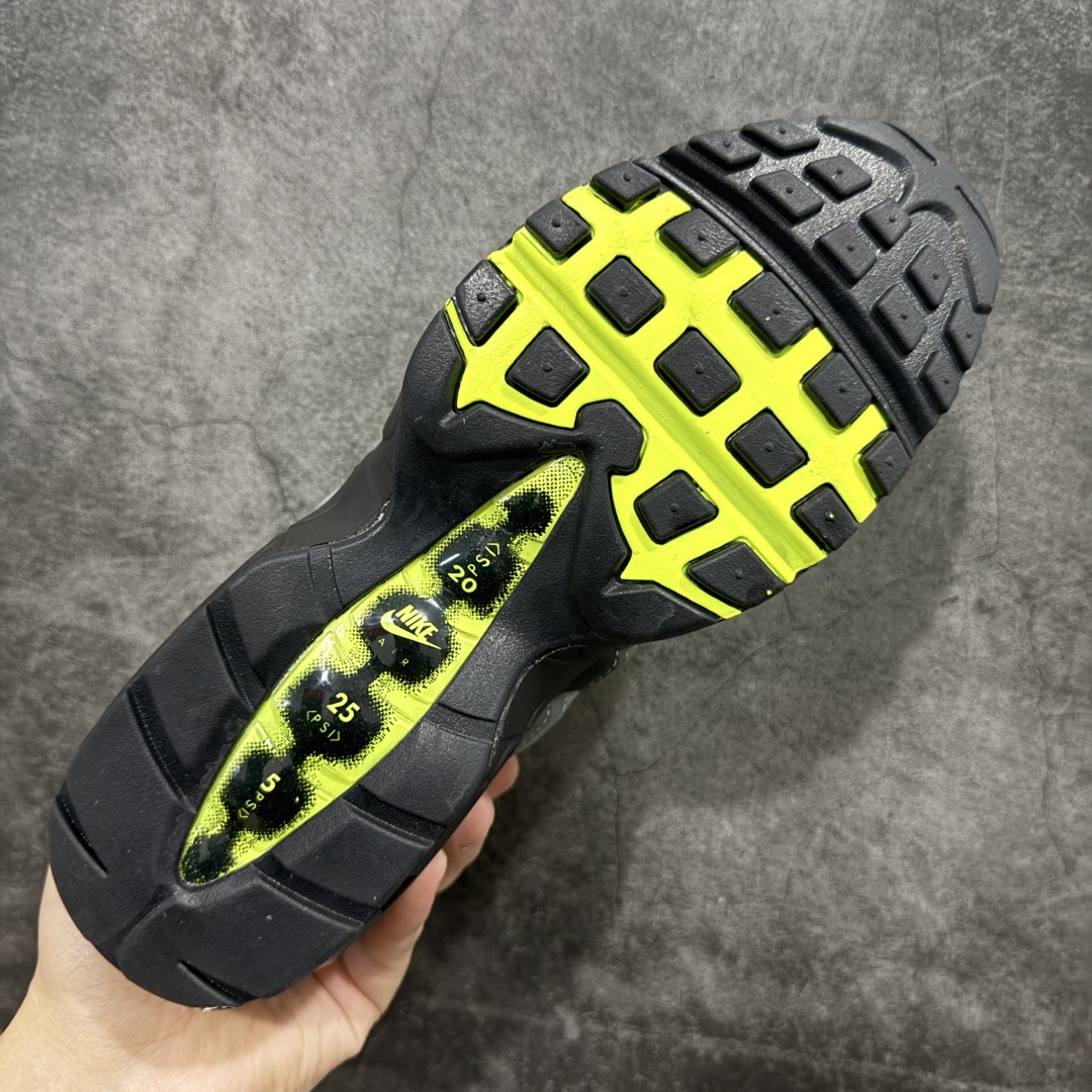 图片[9]-【EM纯原/小绿x】NK Air Max 95 联名复古舒适气垫运动鞋 307960-002 全部配色 原鞋开发生产 高度还原 一眼ZP既视感 男女鞋真标半码制 原楦原纸版数据开发 环保进口透气牛皮革材质 高弹EVA缓震中底组合开窗式Air气垫装置 外置防滑耐磨橡胶外底❗ 尺码：36 37.5 38 38.5 39 40 40.5 41 42 42.5 43 44 44.5 45 46 47.5-选品中心