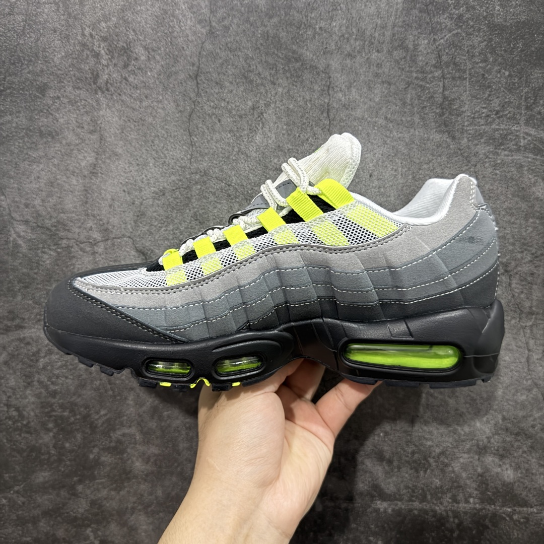 图片[2]-【EM纯原/小绿x】NK Air Max 95 联名复古舒适气垫运动鞋 307960-002 全部配色 原鞋开发生产 高度还原 一眼ZP既视感 男女鞋真标半码制 原楦原纸版数据开发 环保进口透气牛皮革材质 高弹EVA缓震中底组合开窗式Air气垫装置 外置防滑耐磨橡胶外底❗ 尺码：36 37.5 38 38.5 39 40 40.5 41 42 42.5 43 44 44.5 45 46 47.5-选品中心