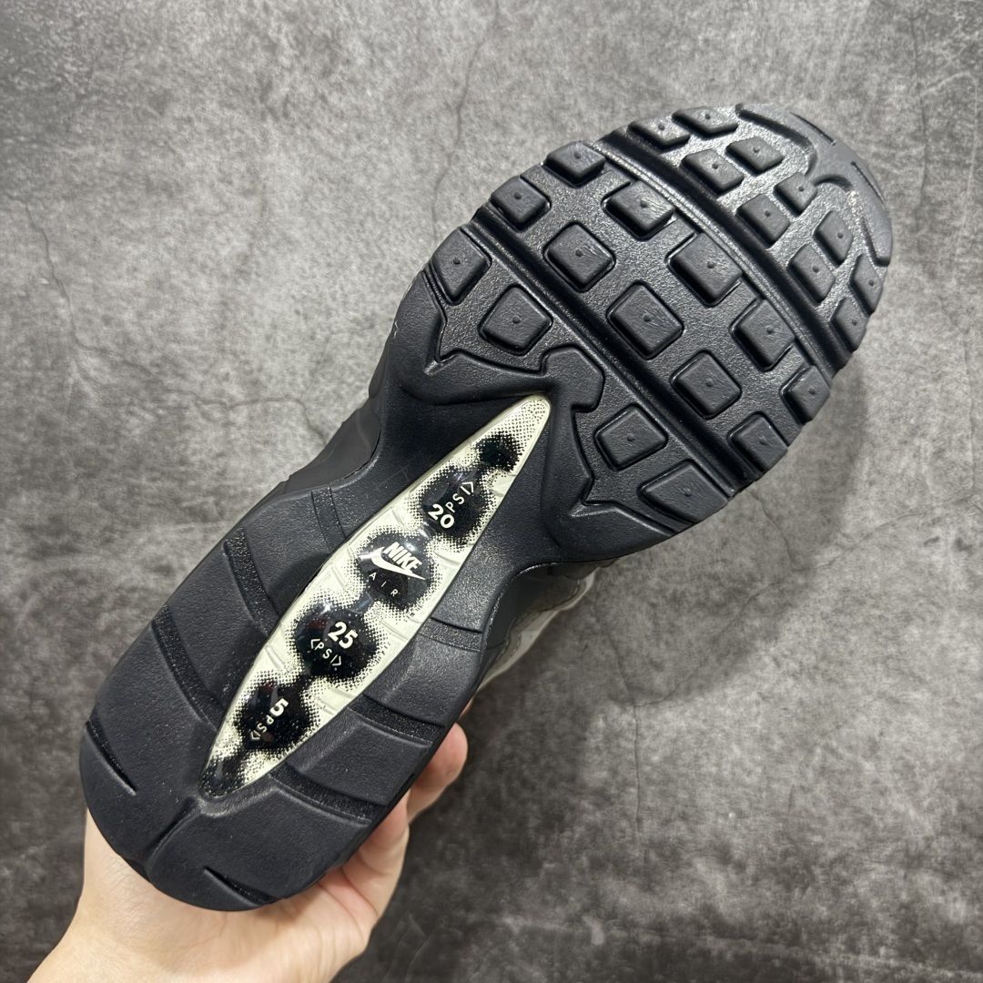 图片[9]-【EM纯原/小绿x】NK Air Max 95 OG 联名复古舒适气垫运动鞋 AT2865-003 全部配色 原鞋开发生产 高度还原 一眼ZP既视感 男女鞋真标半码制 原楦原纸版数据开发 环保进口透气牛皮革材质 高弹EVA缓震中底组合开窗式Air气垫装置 外置防滑耐磨橡胶外底❗ 尺码：36 37.5 38 38.5 39 40 40.5 41 42 42.5 43 44 44.5 45 46 47.5-选品中心