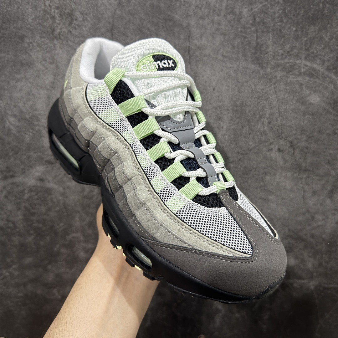 图片[3]-【EM纯原/小绿x】NK Air Max 95 OG 联名复古舒适气垫运动鞋 CD7495-101 全部配色 原鞋开发生产 高度还原 一眼ZP既视感 男女鞋真标半码制 原楦原纸版数据开发 环保进口透气牛皮革材质 高弹EVA缓震中底组合开窗式Air气垫装置 外置防滑耐磨橡胶外底❗ 尺码：36 37.5 38 38.5 39 40 40.5 41 42 42.5 43 44 44.5 45 46 47.5-选品中心