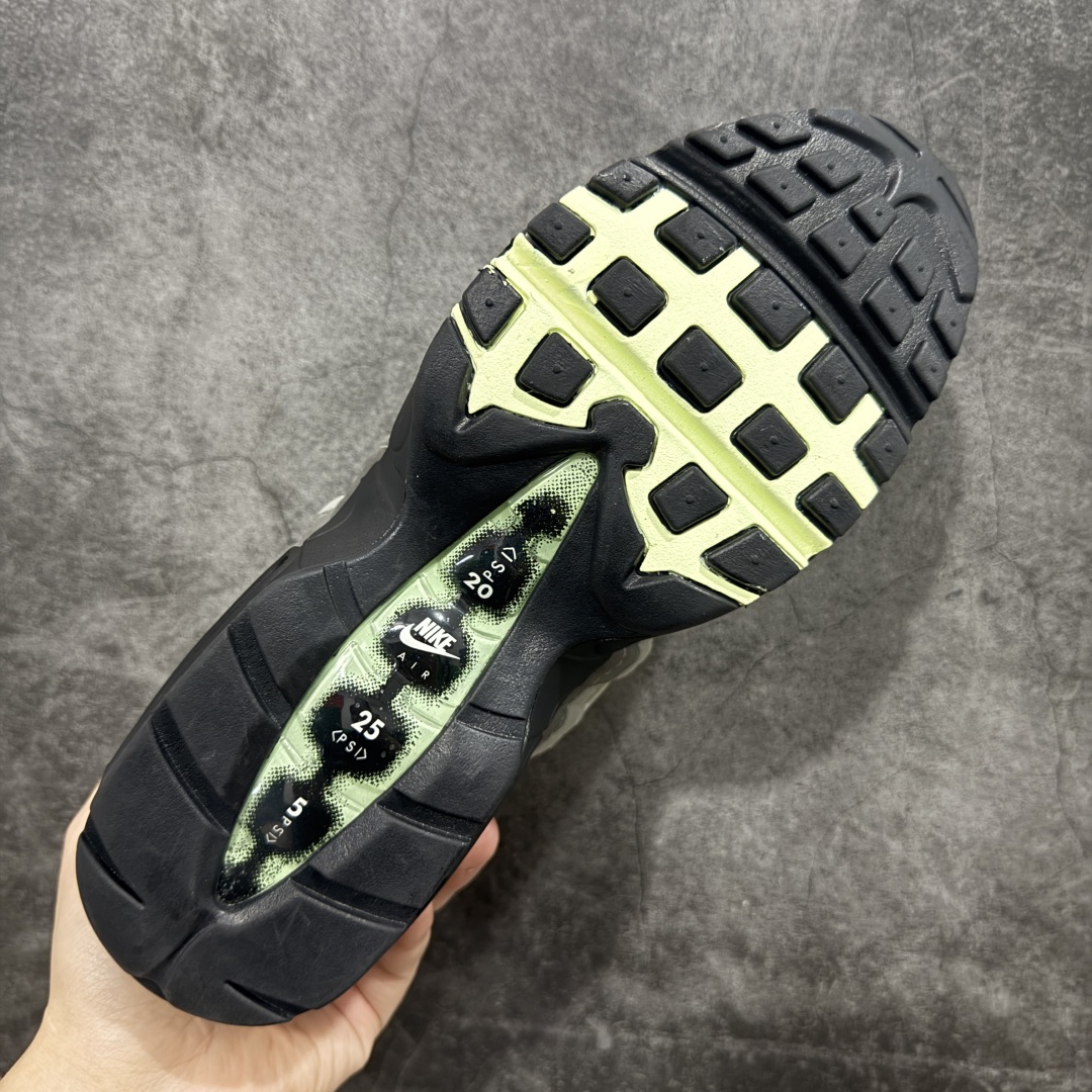 图片[9]-【EM纯原/小绿x】NK Air Max 95 OG 联名复古舒适气垫运动鞋 CD7495-101 全部配色 原鞋开发生产 高度还原 一眼ZP既视感 男女鞋真标半码制 原楦原纸版数据开发 环保进口透气牛皮革材质 高弹EVA缓震中底组合开窗式Air气垫装置 外置防滑耐磨橡胶外底❗ 尺码：36 37.5 38 38.5 39 40 40.5 41 42 42.5 43 44 44.5 45 46 47.5-选品中心