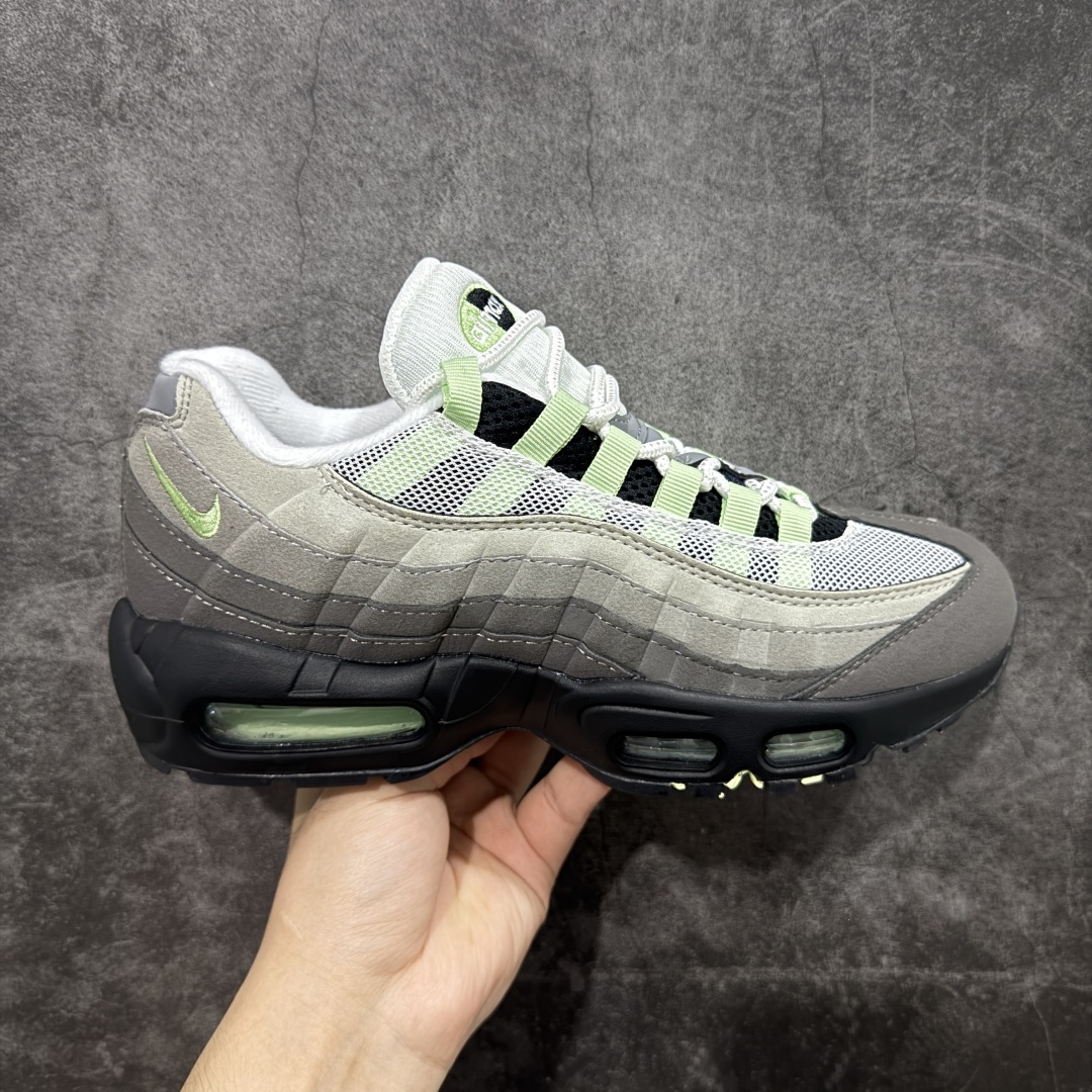 【EM纯原/小绿x】NK Air Max 95 OG 联名复古舒适气垫运动鞋 CD7495-101 全部配色 原鞋开发生产 高度还原 一眼ZP既视感 男女鞋真标半码制 原楦原纸版数据开发 环保进口透气牛皮革材质 高弹EVA缓震中底组合开窗式Air气垫装置 外置防滑耐磨橡胶外底❗ 尺码：36 37.5 38 38.5 39 40 40.5 41 42 42.5 43 44 44.5 45 46 47.5-选品中心