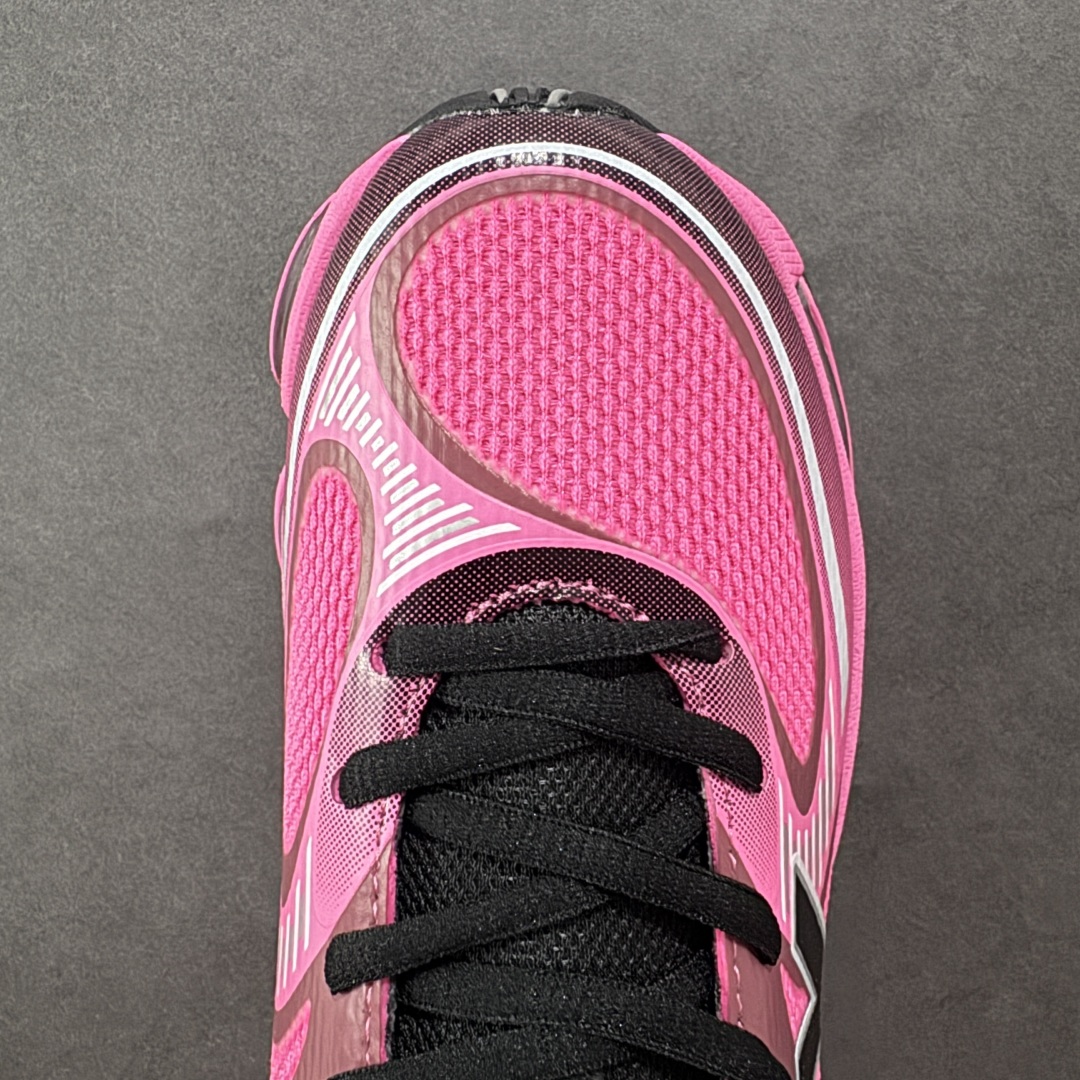 图片[8]-【纯原C版】New Balance 新百伦 NB2000 网面休闲鞋 复古还要机能，NB官方重磅新品。一款融合复古设计与现代科技的跑鞋，以其经典的造型和舒适脚感，成为2025年复古潮流爱好的推荐单品。 极具视觉冲击力的5根ABZORB单元，以及无缝鞋面的设计，加上3M反光材质的装饰，比之前推出的9060系列更夸张，更具未来感。 货号：U2000DB 尺码：36-45-选品中心