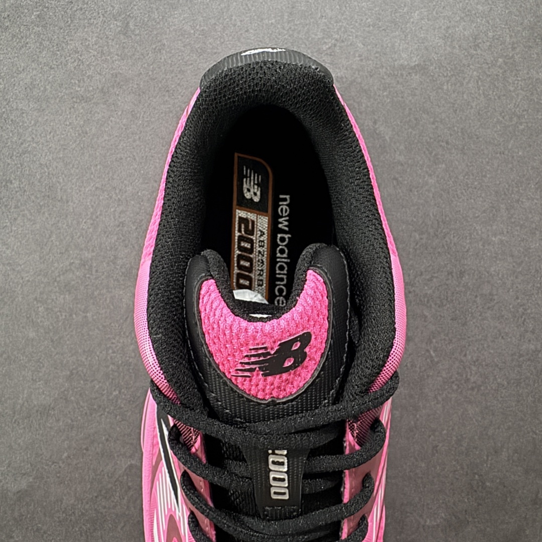 图片[7]-【纯原C版】New Balance 新百伦 NB2000 网面休闲鞋 复古还要机能，NB官方重磅新品。一款融合复古设计与现代科技的跑鞋，以其经典的造型和舒适脚感，成为2025年复古潮流爱好的推荐单品。 极具视觉冲击力的5根ABZORB单元，以及无缝鞋面的设计，加上3M反光材质的装饰，比之前推出的9060系列更夸张，更具未来感。 货号：U2000DB 尺码：36-45-选品中心