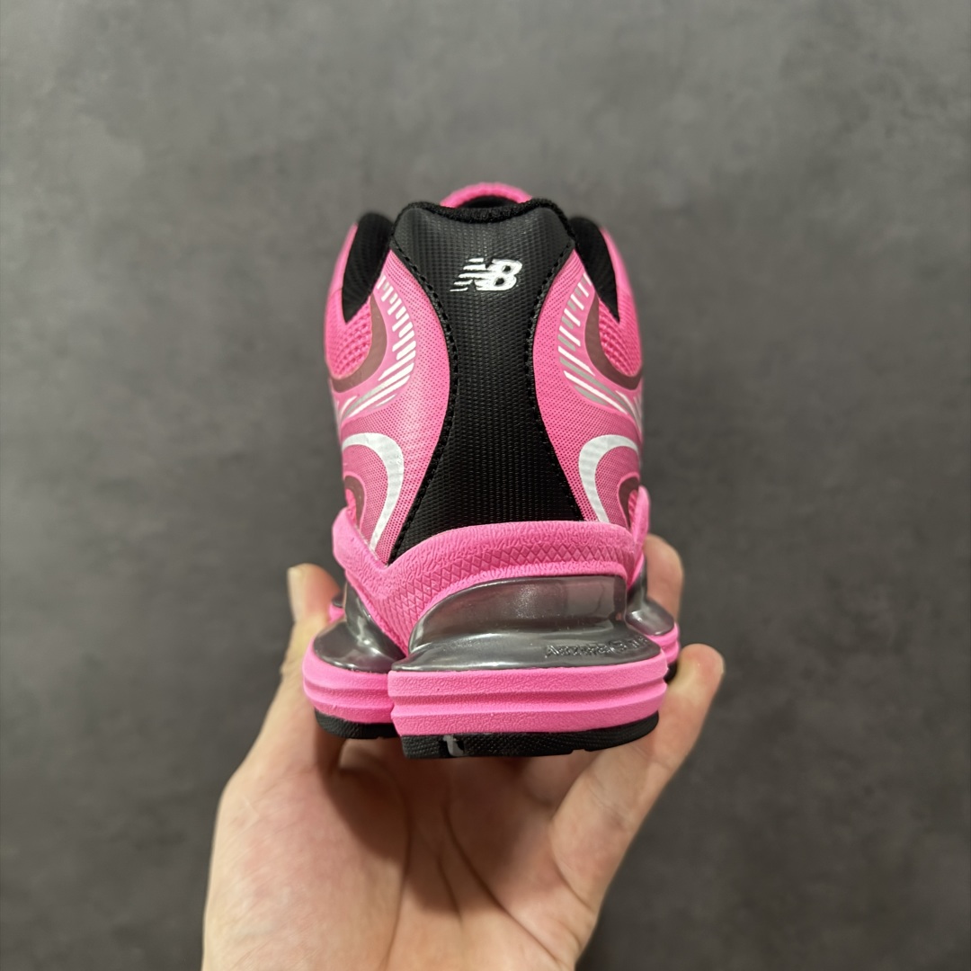 图片[4]-【纯原C版】New Balance 新百伦 NB2000 网面休闲鞋 复古还要机能，NB官方重磅新品。一款融合复古设计与现代科技的跑鞋，以其经典的造型和舒适脚感，成为2025年复古潮流爱好的推荐单品。 极具视觉冲击力的5根ABZORB单元，以及无缝鞋面的设计，加上3M反光材质的装饰，比之前推出的9060系列更夸张，更具未来感。 货号：U2000DB 尺码：36-45-选品中心