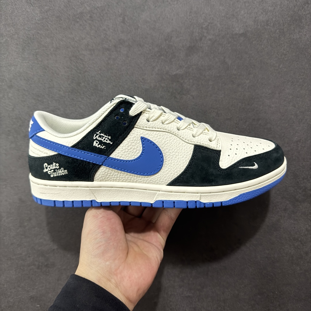 【定制版】Louis Vuitton x Nk SB Dunk Low 定制配色 Lv联名 Dunk系列复古低帮休闲百搭板鞋 XD1588-221 公司级版本 定制鞋盒 大厂流水作业生产 超高清洁度 皮料切割干净无任何毛边 细节完美   尺码:36 36.5 37.5 38 38.5 39 40 40.5 41 42 42.5 43 44 44.5 45-选品中心