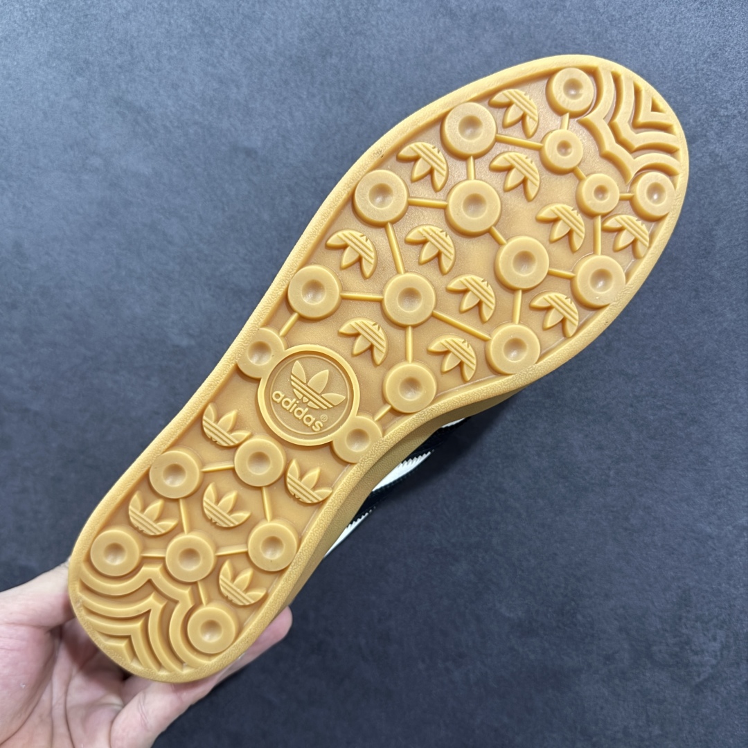 图片[9]-【定制版】Adidas 德训鞋 闪电联名 高端定制 大厂纯原品质出货 超高清洁度 细节完美 舒适百搭 低帮休闲板鞋 男女同款 货号：SC9207-722 尺码：36 36.5 37.5 38 38.5 39 40 40.5 41 42 42.5 43 44 44.5 45-选品中心