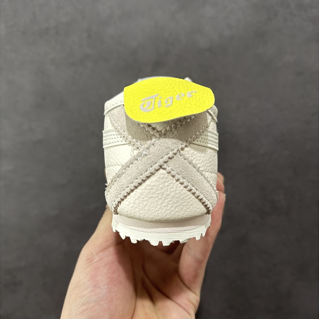 图片[4]-【公司级】Asics Onitsuka Tiger MEXICO 66 亚瑟士鬼冢虎复古经典板鞋 头层材料 质感柔软度满分 长期生产补货永不断码 超成熟稳定的做工品控 原装全套纸板楦头开发 原汁原味 完美呈现版型 私模正确鞋底咬花纹路 一比一鞋头弧度高度鞋身弧度 绝不口嗨 细节品控鞋型随意秒杀市面 原档咬花纹路私模大底 一个单元有六个三角形 总体形拼接呈现花瓣状 官方四联吊牌 原装Ortholite轻量化鞋垫 原盒原配 质保卡 说明书 钢印防尘纸 纸板中底带钢印 乳胶组合鞋垫 支持全方位的对比专柜 产品从款式颜色造型上体现出追求舒适和细节的完美 鞋类更是推崇手工制作的严谨与完美 融舒适性与可穿性的设计风格 注重细节的完美和别致魅力 既保持稳重 又不失轻松的时尚感 尺码：36 37 37.5 38 39 39.5 40 40.5 41.5 42 42.5 43.5 44 45-选品中心