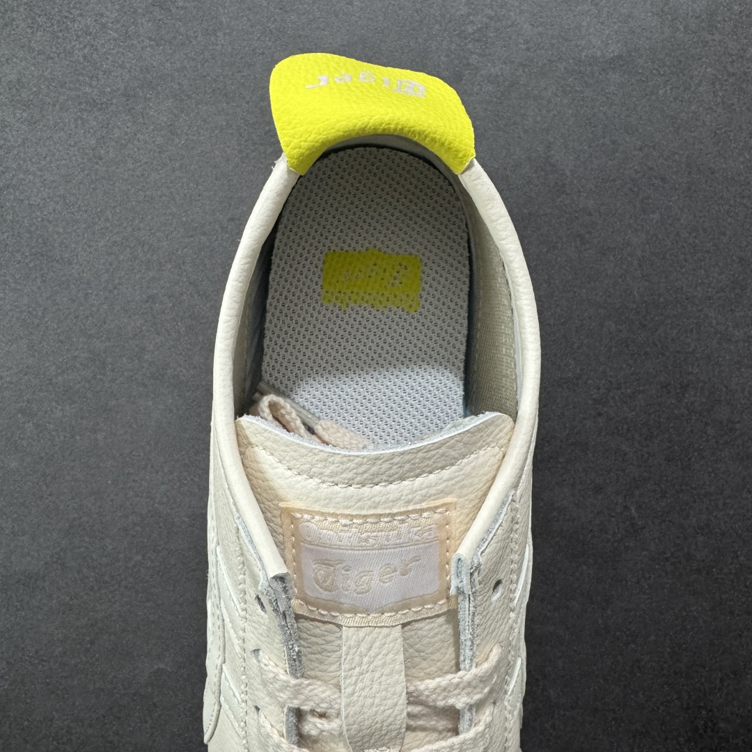 图片[7]-【公司级】Asics Onitsuka Tiger MEXICO 66 亚瑟士鬼冢虎复古经典板鞋 头层材料 质感柔软度满分 长期生产补货永不断码 超成熟稳定的做工品控 原装全套纸板楦头开发 原汁原味 完美呈现版型 私模正确鞋底咬花纹路 一比一鞋头弧度高度鞋身弧度 绝不口嗨 细节品控鞋型随意秒杀市面 原档咬花纹路私模大底 一个单元有六个三角形 总体形拼接呈现花瓣状 官方四联吊牌 原装Ortholite轻量化鞋垫 原盒原配 质保卡 说明书 钢印防尘纸 纸板中底带钢印 乳胶组合鞋垫 支持全方位的对比专柜 产品从款式颜色造型上体现出追求舒适和细节的完美 鞋类更是推崇手工制作的严谨与完美 融舒适性与可穿性的设计风格 注重细节的完美和别致魅力 既保持稳重 又不失轻松的时尚感 尺码：36 37 37.5 38 39 39.5 40 40.5 41.5 42 42.5 43.5 44 45-选品中心