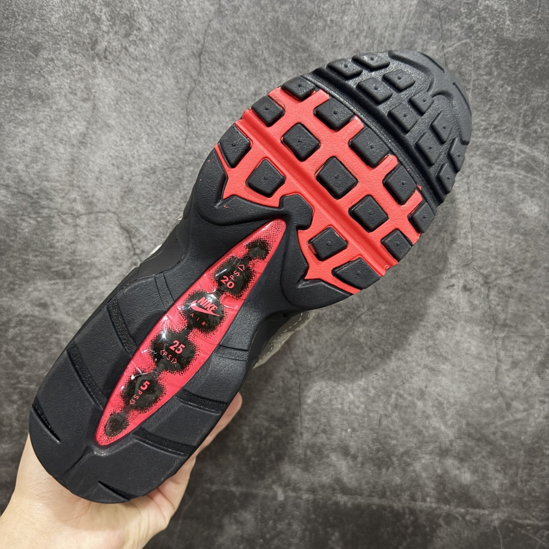 图片[9]-【EM纯原/小绿x】NK Air Max 95 OG 联名复古舒适气垫运动鞋 AT2865-100 全部配色 原鞋开发生产 高度还原 一眼ZP既视感 男女鞋真标半码制 原楦原纸版数据开发 环保进口透气牛皮革材质 高弹EVA缓震中底组合开窗式Air气垫装置 外置防滑耐磨橡胶外底❗ 尺码：36 37.5 38 38.5 39 40 40.5 41 42 42.5 43 44 44.5 45 46 47.5-选品中心