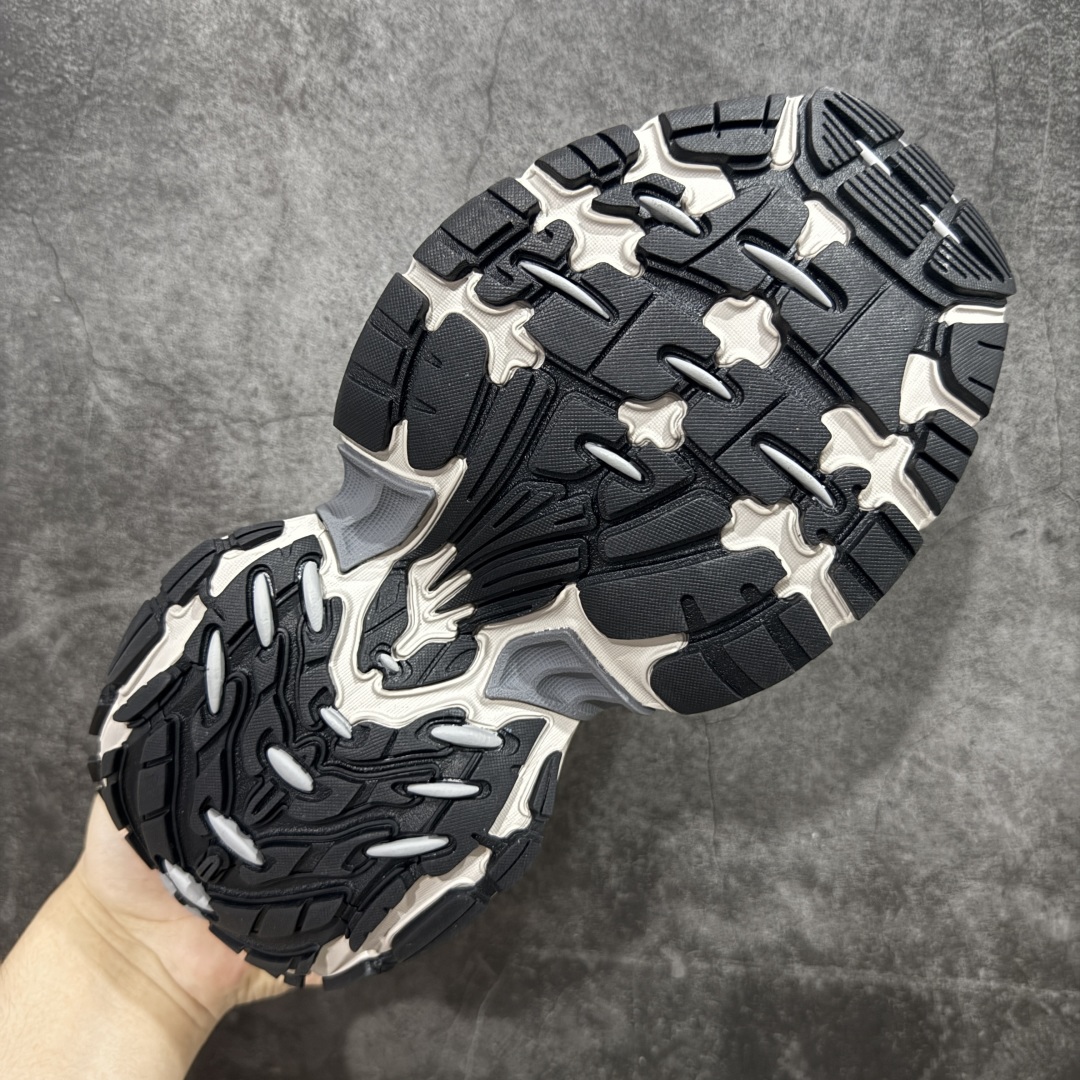 图片[9]-【纯原OK版本】Balenciaga 巴黎世家 6XL 复古老爹鞋 专柜同步包装 原装大盒 全套原纸板楦头开发 最原汁原味的灵魂版型 全鞋荧光划线卡点 胶水把控整洁度追求极致完美 每一双都是工艺品 多重QC质检 实实在在的免检产品 原盒原配 正确字体电绣 粗细、位置、大小正确 侧边TPU 透气孔匹配意产原版 正确分离大底 TPU软底 原版一致大底LOGO 立体感十足 尺码：35 36 37 38 39 40 41 42 43 44 45 46 偏大-选品中心