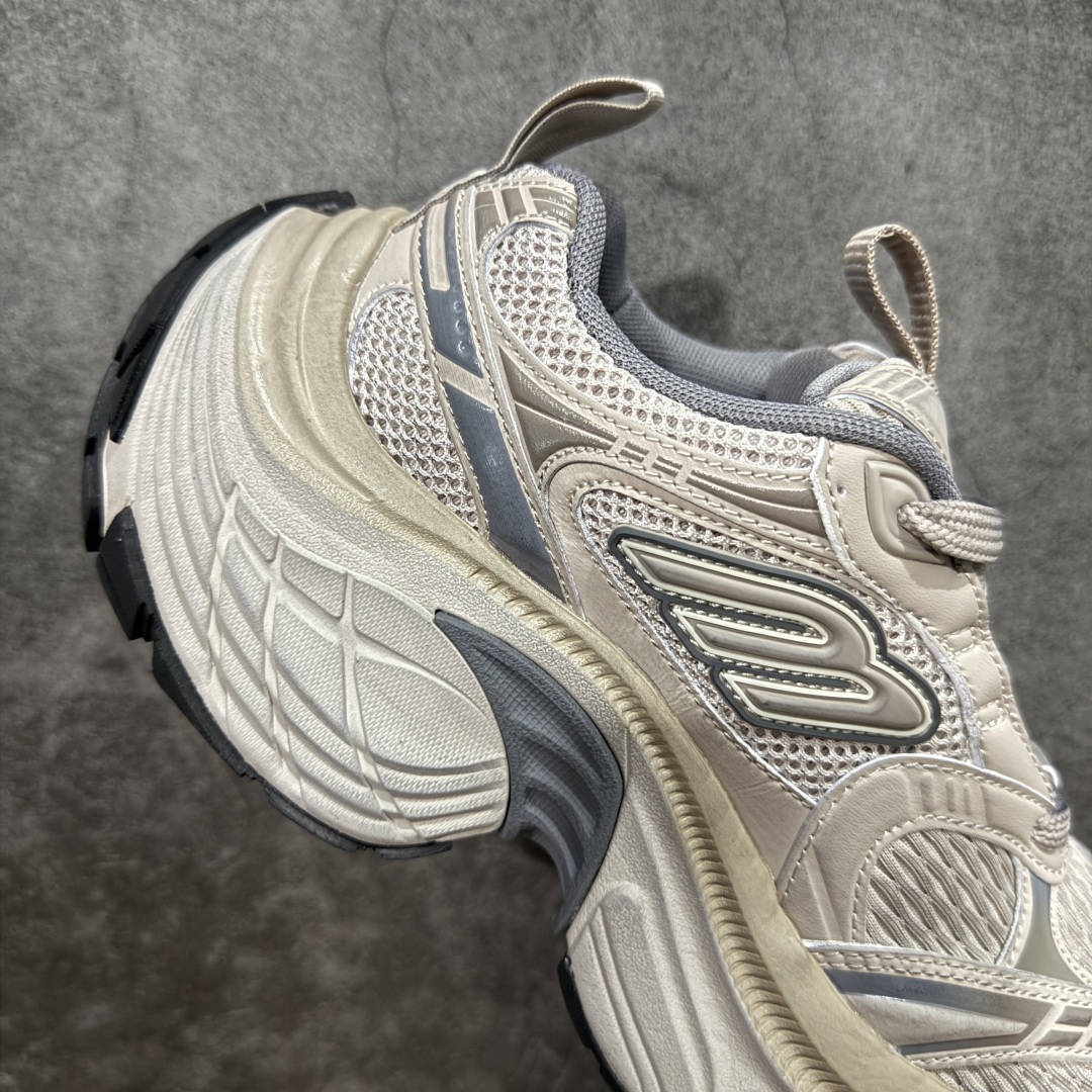 图片[7]-【纯原OK版本】Balenciaga 巴黎世家 6XL 复古老爹鞋 专柜同步包装 原装大盒 全套原纸板楦头开发 最原汁原味的灵魂版型 全鞋荧光划线卡点 胶水把控整洁度追求极致完美 每一双都是工艺品 多重QC质检 实实在在的免检产品 原盒原配 正确字体电绣 粗细、位置、大小正确 侧边TPU 透气孔匹配意产原版 正确分离大底 TPU软底 原版一致大底LOGO 立体感十足 尺码：35 36 37 38 39 40 41 42 43 44 45 46 偏大-选品中心