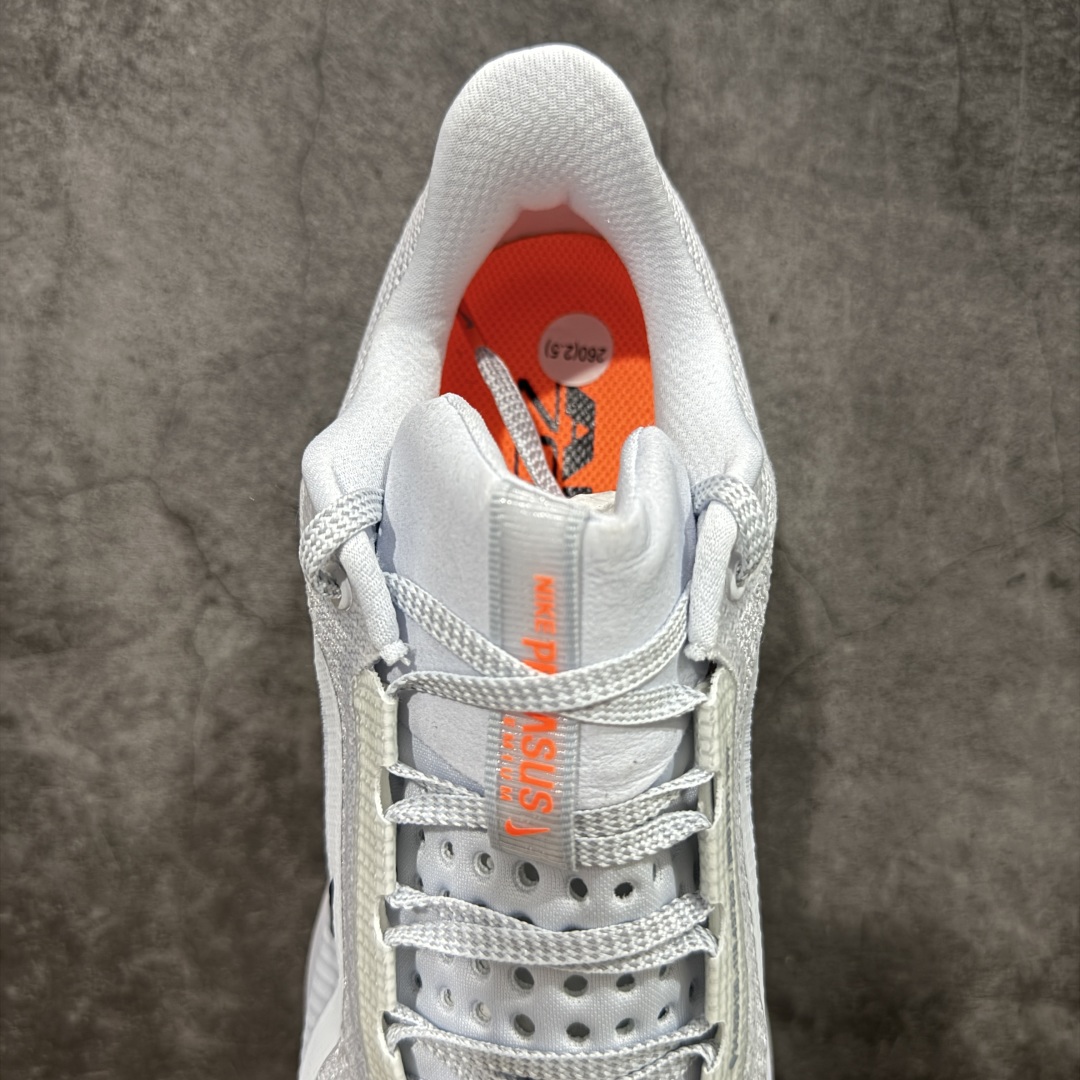 图片[8]-【XE纯原版】Nike Pegasus Premium Airscape 舒适百搭减震防滑耐磨透气 低帮跑步鞋 男女款灰橙    目前市场最强品质 原版购入开发 一切材质配件均匀原版一致 完美版型 高端玩家必推版本 高价零售必推版本 欢迎对比市面任意版本‼️ 这双鞋简直是时尚与科技的完美融合。 经典黑色鞋面，质感爆棚，搭配超亮眼的银色大勾子，瞬间成为街头焦点。 鞋侧独特小吊牌，细节满满，个性直接拉满。  脚下的全掌气垫更是亮点，红黑配色超吸睛，不仅颜值在线，缓震性能更是一绝。 不管是日常出街还是慢跑锻炼，都能给双脚极致舒适体验。  码数超全，36 – 46 码任你选！别犹豫啦，穿上它，轻松走出潮流范，开启你的时尚运动新旅程！   #独家原包 原底原料 开模打造  #原厂鞋标 高精密准度  #原楦原纸板开发 匹配原版98%以上  #后跟弧度 正确呈现  #原厂皮料 质感无敌  #皮料切割干净 无任何毛边 清洁度细节完美  货号：HQ2592-002 码段：36-46-选品中心