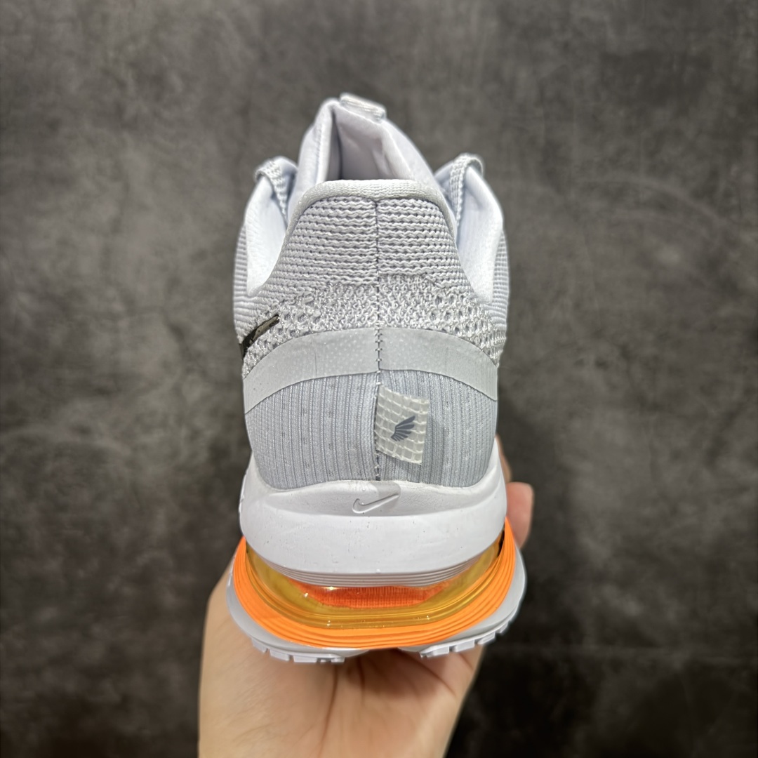 图片[4]-【XE纯原版】Nike Pegasus Premium Airscape 舒适百搭减震防滑耐磨透气 低帮跑步鞋 男女款灰橙    目前市场最强品质 原版购入开发 一切材质配件均匀原版一致 完美版型 高端玩家必推版本 高价零售必推版本 欢迎对比市面任意版本‼️ 这双鞋简直是时尚与科技的完美融合。 经典黑色鞋面，质感爆棚，搭配超亮眼的银色大勾子，瞬间成为街头焦点。 鞋侧独特小吊牌，细节满满，个性直接拉满。  脚下的全掌气垫更是亮点，红黑配色超吸睛，不仅颜值在线，缓震性能更是一绝。 不管是日常出街还是慢跑锻炼，都能给双脚极致舒适体验。  码数超全，36 – 46 码任你选！别犹豫啦，穿上它，轻松走出潮流范，开启你的时尚运动新旅程！   #独家原包 原底原料 开模打造  #原厂鞋标 高精密准度  #原楦原纸板开发 匹配原版98%以上  #后跟弧度 正确呈现  #原厂皮料 质感无敌  #皮料切割干净 无任何毛边 清洁度细节完美  货号：HQ2592-002 码段：36-46-选品中心