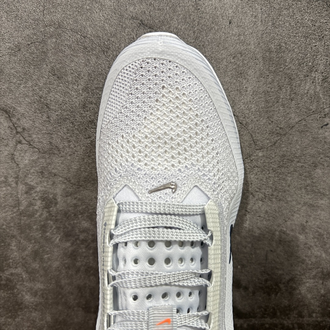 图片[5]-【XE纯原版】Nike Pegasus Premium Airscape 舒适百搭减震防滑耐磨透气 低帮跑步鞋 男女款灰橙    目前市场最强品质 原版购入开发 一切材质配件均匀原版一致 完美版型 高端玩家必推版本 高价零售必推版本 欢迎对比市面任意版本‼️ 这双鞋简直是时尚与科技的完美融合。 经典黑色鞋面，质感爆棚，搭配超亮眼的银色大勾子，瞬间成为街头焦点。 鞋侧独特小吊牌，细节满满，个性直接拉满。  脚下的全掌气垫更是亮点，红黑配色超吸睛，不仅颜值在线，缓震性能更是一绝。 不管是日常出街还是慢跑锻炼，都能给双脚极致舒适体验。  码数超全，36 – 46 码任你选！别犹豫啦，穿上它，轻松走出潮流范，开启你的时尚运动新旅程！   #独家原包 原底原料 开模打造  #原厂鞋标 高精密准度  #原楦原纸板开发 匹配原版98%以上  #后跟弧度 正确呈现  #原厂皮料 质感无敌  #皮料切割干净 无任何毛边 清洁度细节完美  货号：HQ2592-002 码段：36-46-选品中心