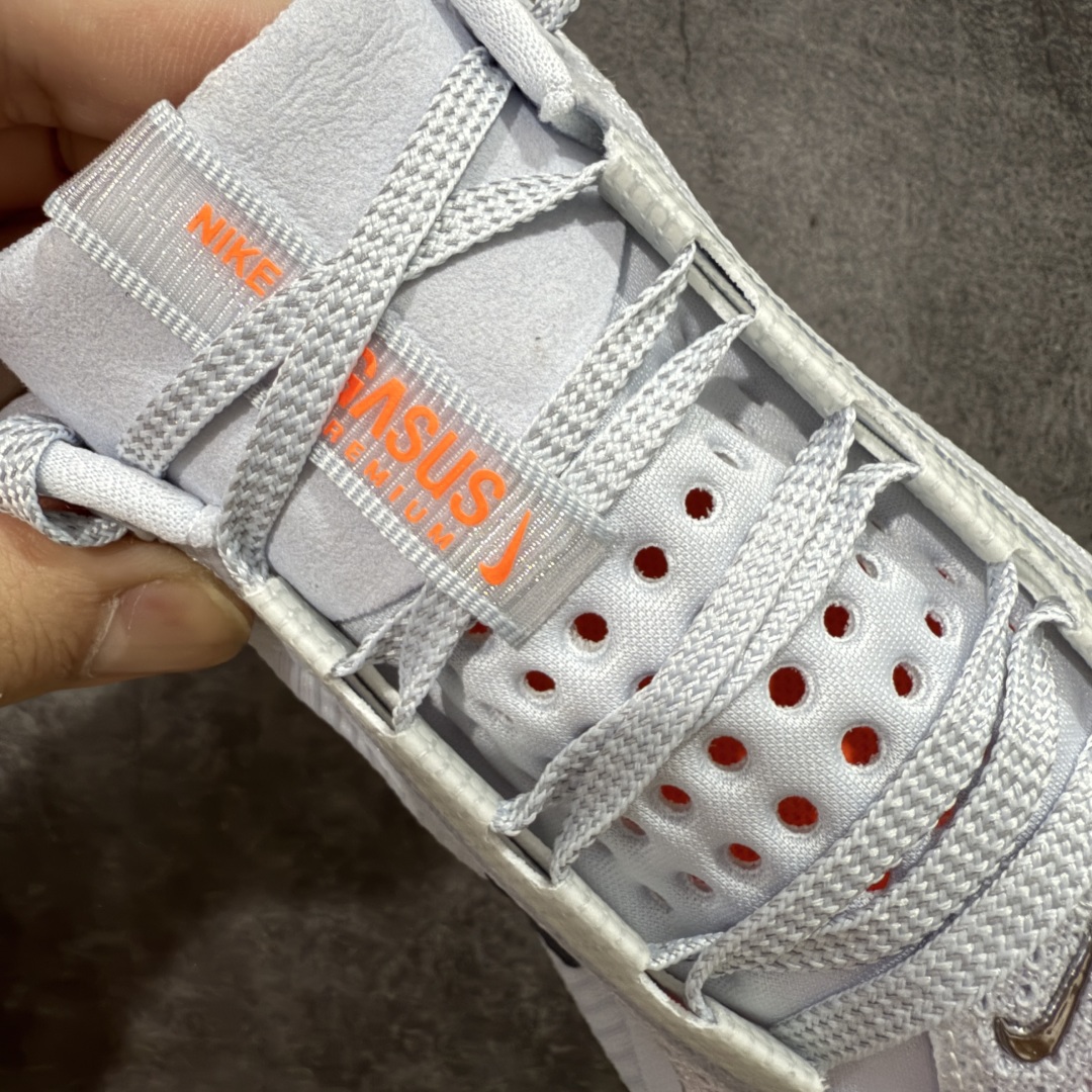 图片[5]-【XE纯原版】Nike Pegasus Premium Airscape 舒适百搭减震防滑耐磨透气 低帮跑步鞋 男女款灰橙    目前市场最强品质 原版购入开发 一切材质配件均匀原版一致 完美版型 高端玩家必推版本 高价零售必推版本 欢迎对比市面任意版本‼️ 这双鞋简直是时尚与科技的完美融合。 经典黑色鞋面，质感爆棚，搭配超亮眼的银色大勾子，瞬间成为街头焦点。 鞋侧独特小吊牌，细节满满，个性直接拉满。  脚下的全掌气垫更是亮点，红黑配色超吸睛，不仅颜值在线，缓震性能更是一绝。 不管是日常出街还是慢跑锻炼，都能给双脚极致舒适体验。  码数超全，36 – 46 码任你选！别犹豫啦，穿上它，轻松走出潮流范，开启你的时尚运动新旅程！   #独家原包 原底原料 开模打造  #原厂鞋标 高精密准度  #原楦原纸板开发 匹配原版98%以上  #后跟弧度 正确呈现  #原厂皮料 质感无敌  #皮料切割干净 无任何毛边 清洁度细节完美  货号：HQ2592-002 码段：36-46-选品中心