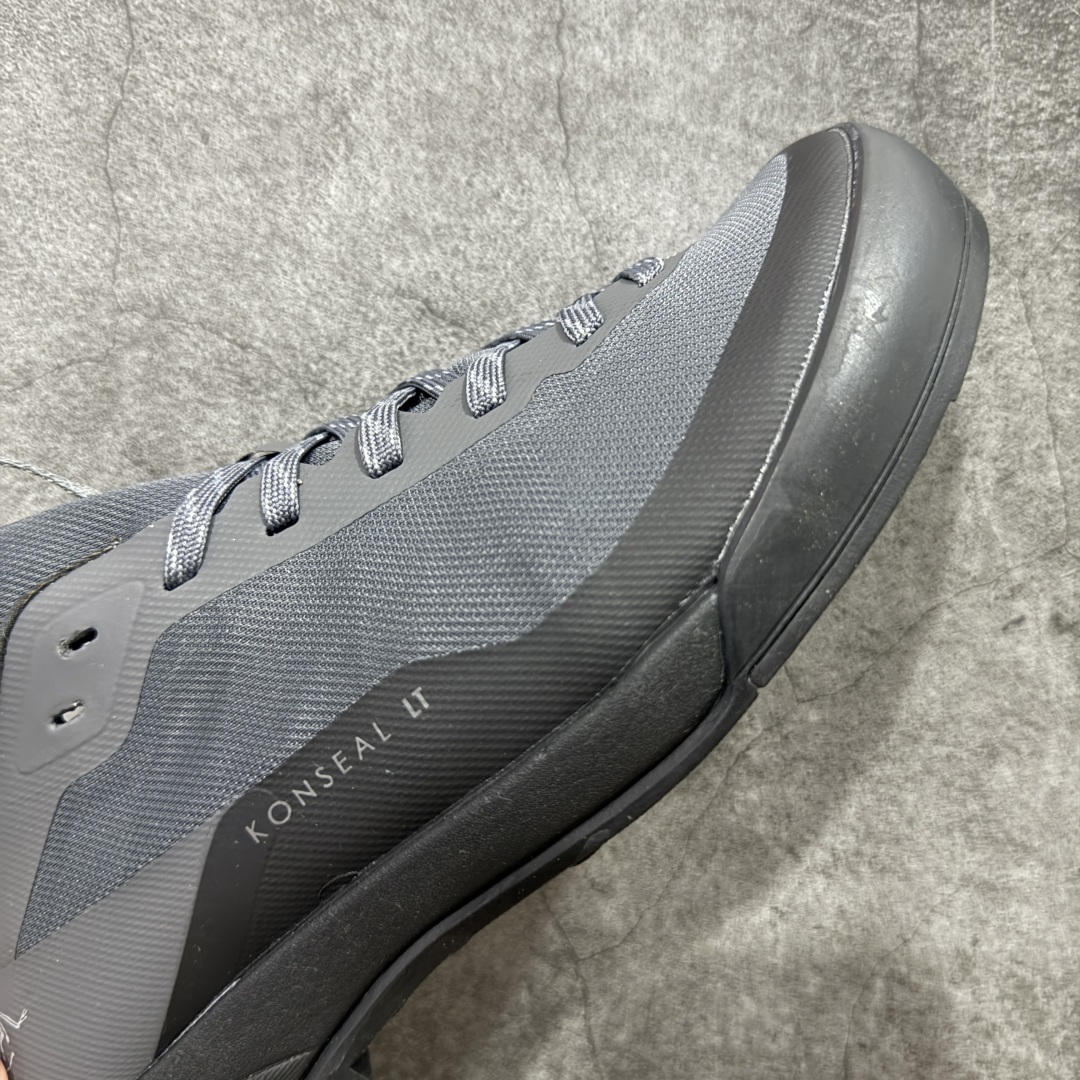 图片[6]-【升级版】ARC‘TERYX始祖鸟 KONSEAL LT 轻量 登山鞋 夏季透气款 徒步 攀岩 徒步户外休闲鞋 代购指定版本 原数据开发 不掉标 正确高频字体 鸟爪细节完美 区别市场公版货 错误字体货 上脚舒适轻便无负重感 四季百搭 始祖鸟 KONSEAL LT轻量户外鞋，这双鞋，不仅仅可以穿着逛街上班，更可以穿着徒步旅游甚至攀岩！说实话，没多少人真的会去攀岩，经我们试穿，这双鞋，日常穿也是非常舒服轻便！搭配日常的衣服完全不违和！结构中底TPU底盘，保护双脚。配置3D模具保护双脚+一体化系带系统，鞋面防撕裂网布、TPU保护膜和牛巴革合成面料，喜欢放心入！这种类型的鞋子咱们家超难得遇到一次，喜欢一定不要错过 尺码：39-45-选品中心