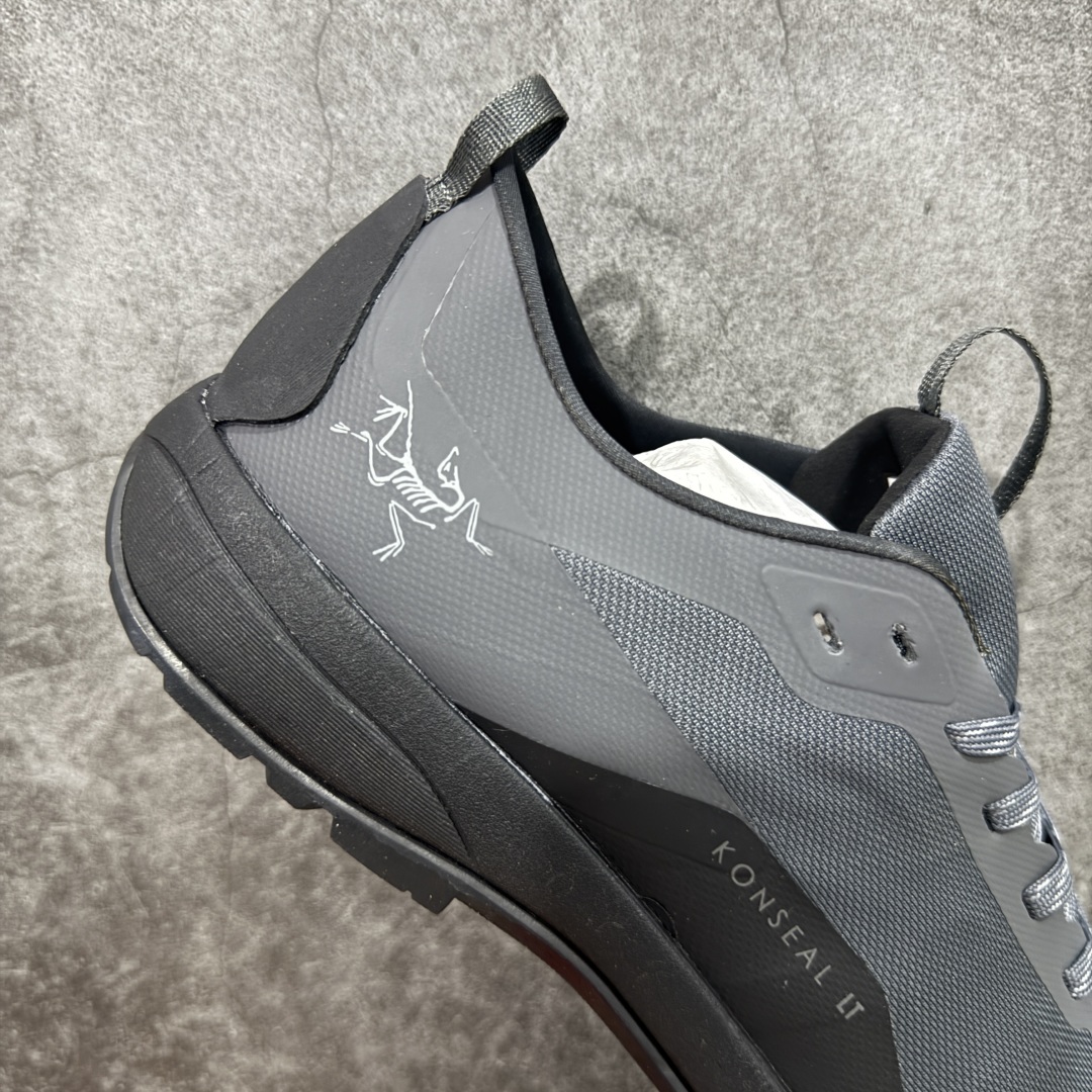 图片[7]-【升级版】ARC‘TERYX始祖鸟 KONSEAL LT 轻量 登山鞋 夏季透气款 徒步 攀岩 徒步户外休闲鞋 代购指定版本 原数据开发 不掉标 正确高频字体 鸟爪细节完美 区别市场公版货 错误字体货 上脚舒适轻便无负重感 四季百搭 始祖鸟 KONSEAL LT轻量户外鞋，这双鞋，不仅仅可以穿着逛街上班，更可以穿着徒步旅游甚至攀岩！说实话，没多少人真的会去攀岩，经我们试穿，这双鞋，日常穿也是非常舒服轻便！搭配日常的衣服完全不违和！结构中底TPU底盘，保护双脚。配置3D模具保护双脚+一体化系带系统，鞋面防撕裂网布、TPU保护膜和牛巴革合成面料，喜欢放心入！这种类型的鞋子咱们家超难得遇到一次，喜欢一定不要错过 尺码：39-45-选品中心