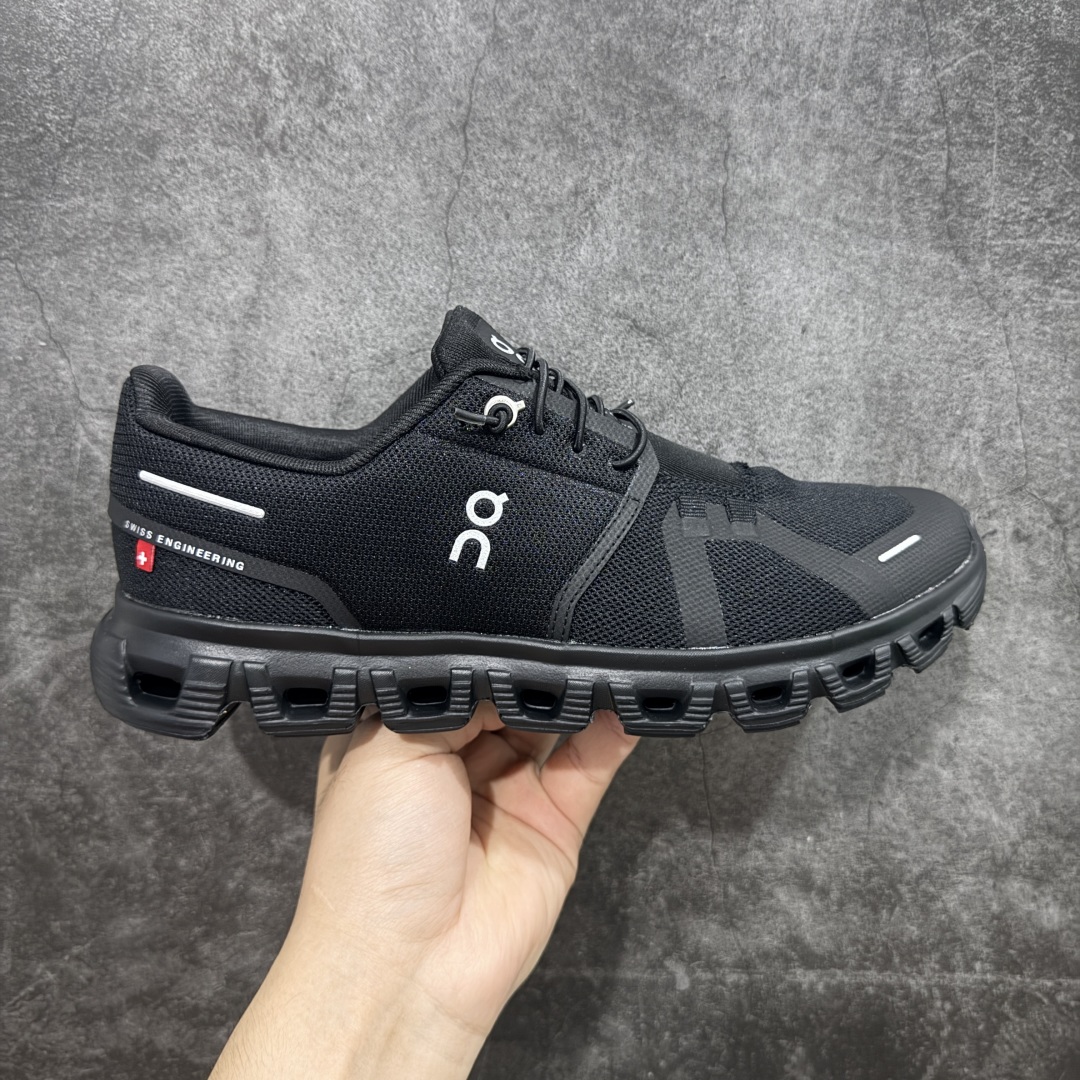 【PE版本】On 昂跑训练鞋Cloud 6代 新品男女同款防水缓震徒步鞋厚底增高运动老爹鞋 云模块高弹eva十橡胶组合,缓震回弹双效合一,抓地力及耐磨性兼备原装进口织物鞋面,厚实兼备透气性,同步原版高频压印及压胶处理,3m反光加持缓震性能提升:cloudtilt 2.0采用了先进的缓震技术,能够有效减少跑步时对关节的冲击,保护运动者的健康。其独特的缓震系统设计能够提供稳定的支撑,确保跑者在跑道上尽情释放潜能。 这款运动鞋注重透气性和舒适性,采用轻盈透气的材料,确保双脚在奔跑中感受自由和快感。紧密贴合脚型的设计,提供稳定的支撑,让跑者在奔跑中更加自如。 尺码:36 36.5 37 38 38.5 39 40 40.5 41 42 42.5 43 44 44.5 45-选品中心