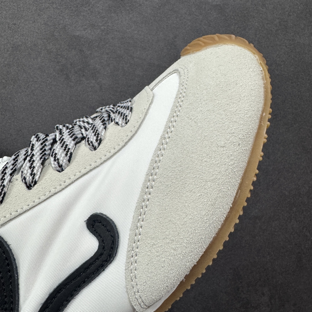 图片[5]-【公司级】Loewe Ballet Runner 2.0系列罗意威 高帮 阿甘复古风德训薄底百搭休闲运动鞋 不对称鞋头设计 袜状内部结构 轻盈橡胶外底延伸至鞋头 后跟标签饰有注塑橡胶 LOEWE 标志 升级原楦型开发纸版 全手工拉帮工艺成型 采用反绒牛皮革拼接头层皮饰片 鞋面材质 鞋身原装高密度防刮尼龙面料 极好柔软效果 双层乳胶缓震鞋垫 外部搭配轻量 EVA缓震组合橡胶防滑片装外底 尺码：36-39-选品中心