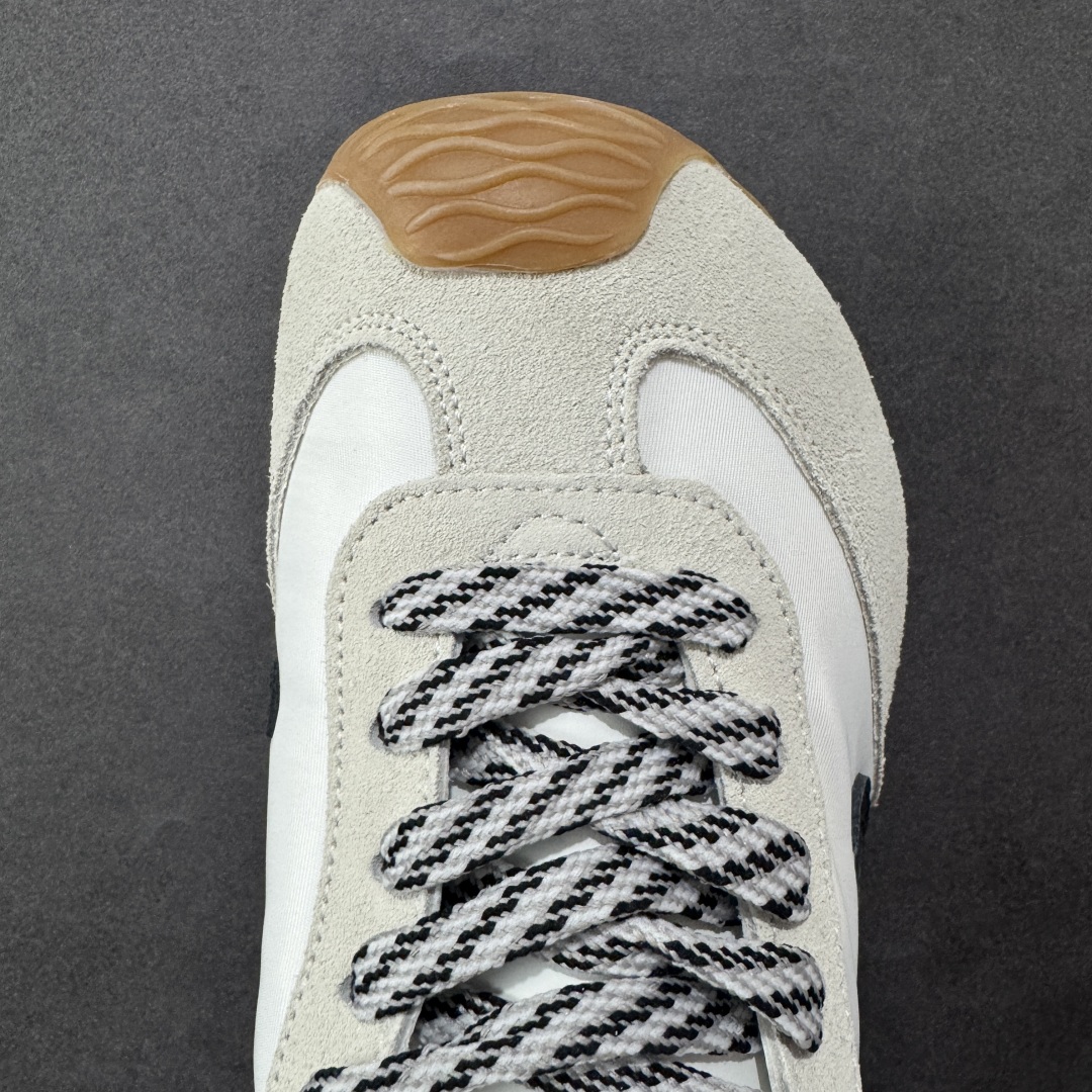 图片[8]-【公司级】Loewe Ballet Runner 2.0系列罗意威 高帮 阿甘复古风德训薄底百搭休闲运动鞋 不对称鞋头设计 袜状内部结构 轻盈橡胶外底延伸至鞋头 后跟标签饰有注塑橡胶 LOEWE 标志 升级原楦型开发纸版 全手工拉帮工艺成型 采用反绒牛皮革拼接头层皮饰片 鞋面材质 鞋身原装高密度防刮尼龙面料 极好柔软效果 双层乳胶缓震鞋垫 外部搭配轻量 EVA缓震组合橡胶防滑片装外底 尺码：36-39-选品中心