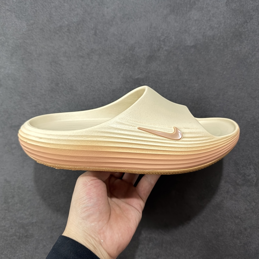 【正确组合底版】Nike ReactX Rejuven8 Slide 时尚舒适 防滑防磨一字拖鞋 HV4484-800 正确组合底 超高清洁度 完美版型 区别市面通货 采用质感柔软且出众回弹的 ReactX泡绵,发泡组合大底 脚感十分舒适,缔造非凡舒适的日常穿着体验,助你保持活力。  尺码:36-45-选品中心