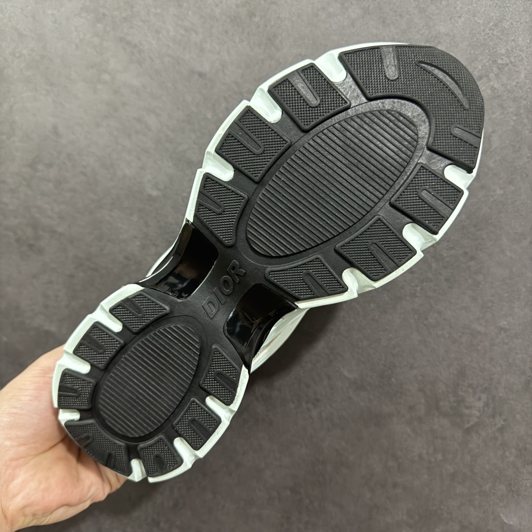 图片[9]-【PE版本】Dior 迪奥 B44 Dior迪奥休闲时尚运动鞋系列 PT大厂出品 公司级品质 釆用超软舒适透气面料 同源出厂真丝绸防尘鞋套袋 原装雪梨形超软沙绒纸团 鞋底采用橡胶大底内外锁死工艺 最大限度弯折永不开胶，原鞋一致效果 尺码：36-45-选品中心