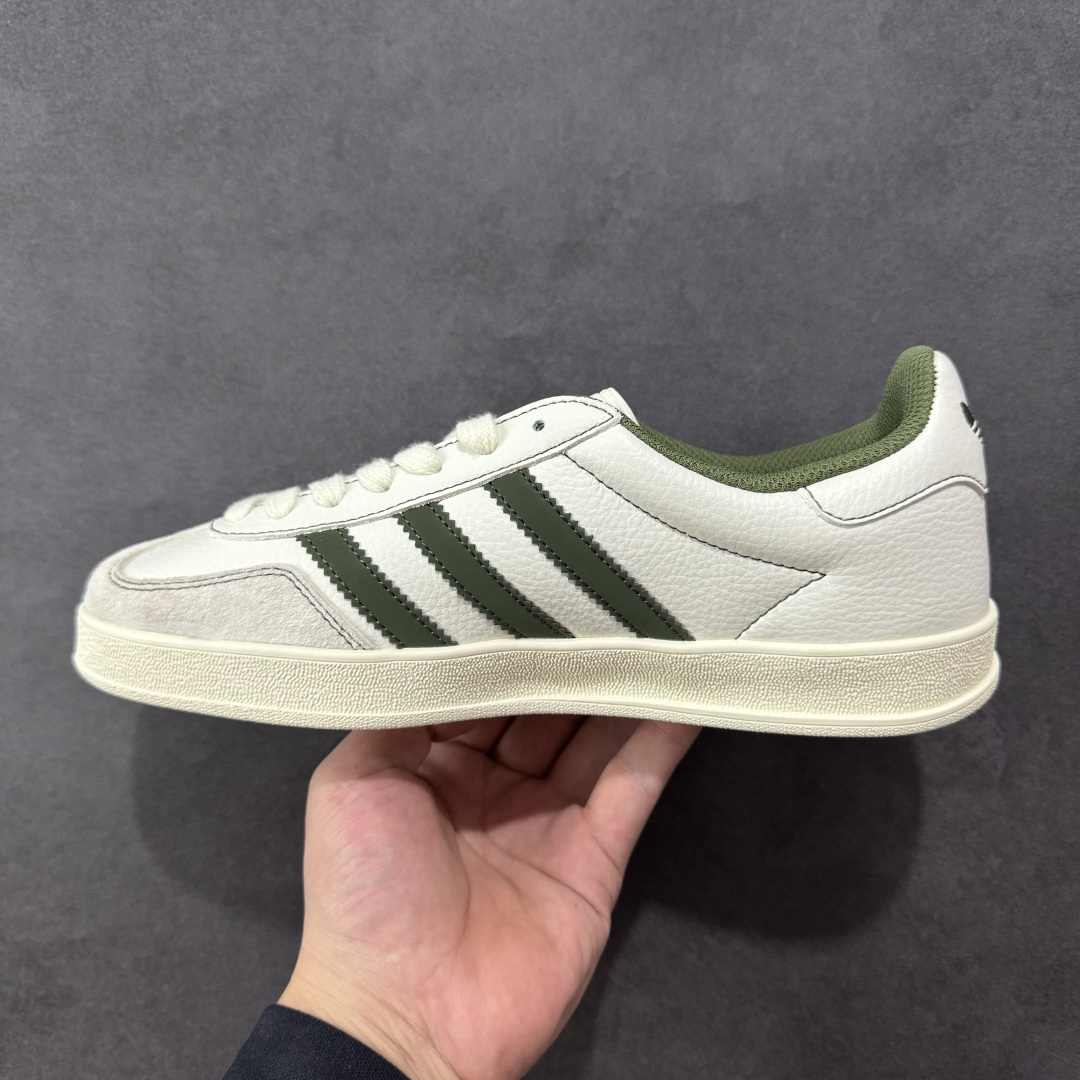 图片[2]-【定制版】adidas originals Samba OG x Supreme 灰白绿 桑巴舞系列复古经典轻便板鞋 此款以简约大方的造型设计 给人以随性休闲的时尚格调 穿着舒适轻便，运动灵活自如 满足日常个性穿搭 货号：XD6188 103 尺码：36 36.5 37 38 38.5 39 40 40.5 41 42 42.5 43 44 44.5 45-选品中心