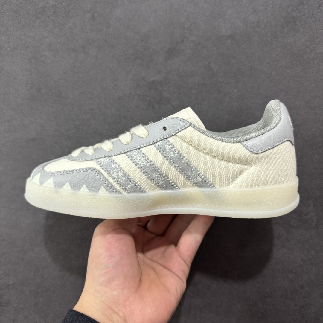 图片[2]-【定制版】adidas originals Samba OG 灰白拉布布 桑巴舞系列复古经典轻便板鞋 此款以简约大方的造型设计 给人以随性休闲的时尚格调 穿着舒适轻便，运动灵活自如 满足日常个性穿搭 货号：DM1234 015 尺码：36 36.5 37 38 38.5 39 40-选品中心