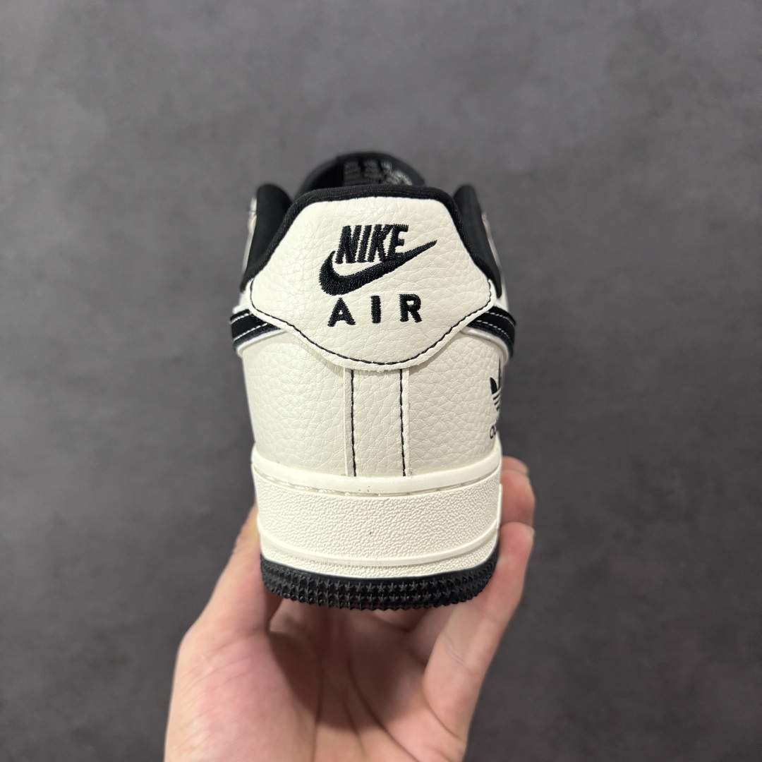 图片[4]-【定制版】Nike Air Force 1\’07 Low 黑线双拼底 空军一号低帮休闲板鞋 KB1688-003  原楦头原纸板 原装鞋盒 定制五金配件 内置全掌气垫 原厂鞋底   尺码：36 36.5 37.5 38 38.5 39 40 40.5 41 42 42.5 43 44 44.5 45-选品中心