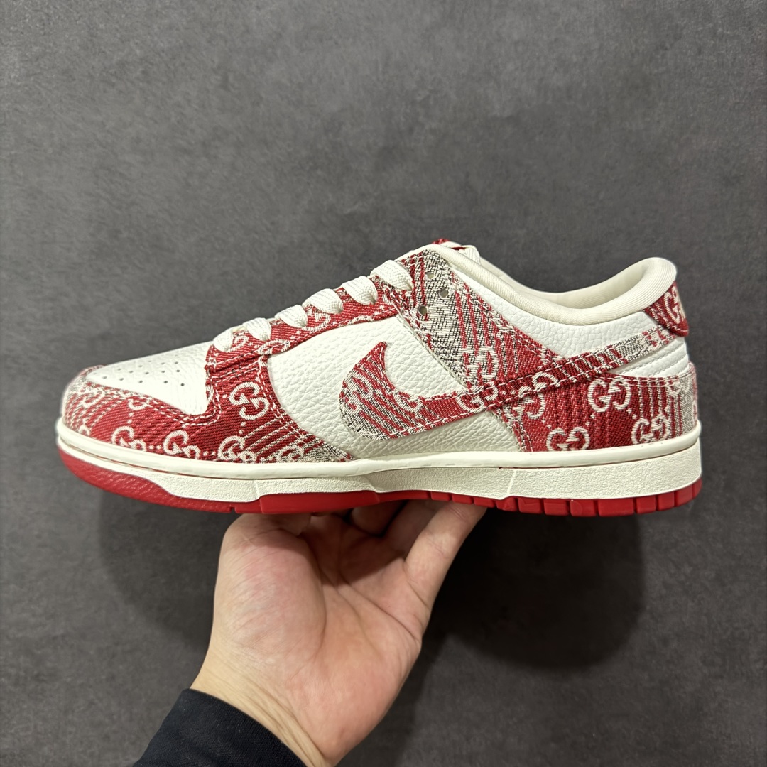 图片[2]-【定制版】Nike SB Dunk Low 古驰联名 灰红牛仔 周年高端定制 低帮休闲板鞋 SC9207-417  定制鞋盒 大厂纯原品质出货 超高清洁度 皮料切割干净无任何毛边 细节完美   尺码：36 36.5 37.5 38 38.5 39 40 40.5 41 42 42.5 43 44 44.5 45-选品中心