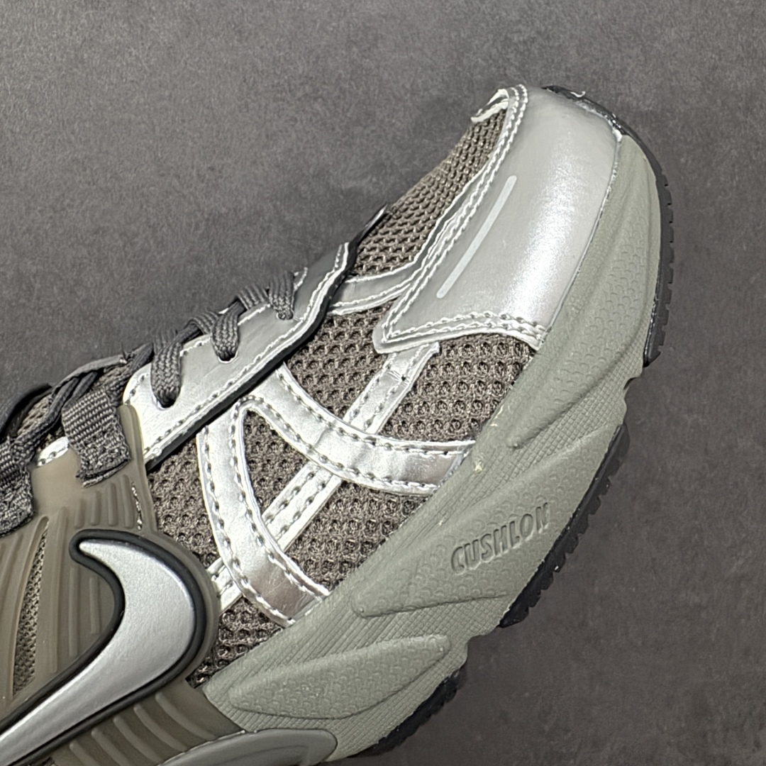 图片[5]-【公司级】NK V2k Runtekk 复古老爹鞋跑步鞋 HQ1678-200 材质上使用大面积网眼 皮革 TPU 组成 支撑和透气性肯定不错 中底处由 Cushlon 泡绵打造 保证在压马路时可以提供优秀脚感 并通过一手做旧氧化效果突出复古感 中底造型很容易让大家联想到巴黎世家3XL 增高效果同样不能忽视 尺码：36-45-选品中心