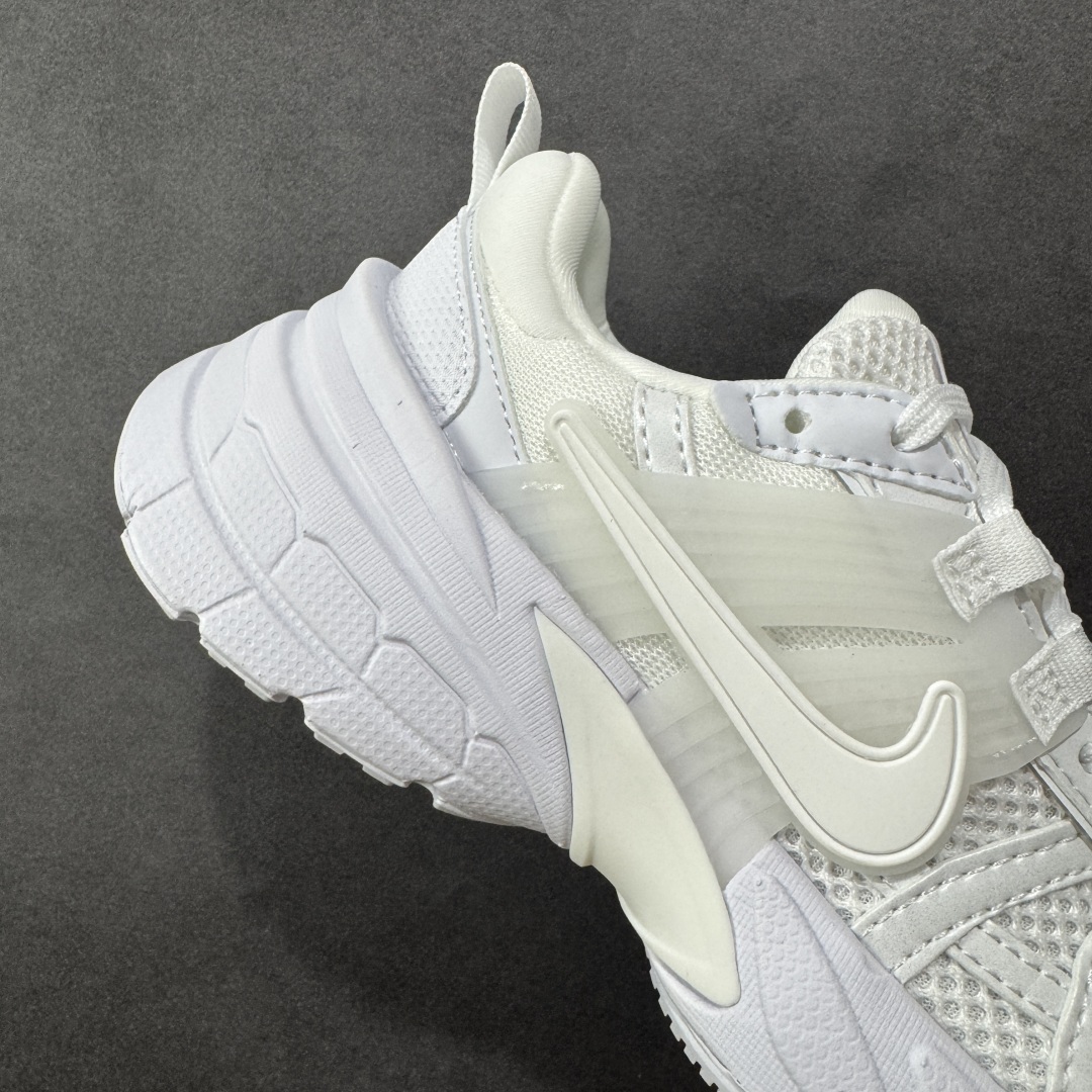 图片[6]-【公司级】NK V2k Runtekk 复古老爹鞋跑步鞋 FD0736-113 材质上使用大面积网眼 皮革 TPU 组成 支撑和透气性肯定不错 中底处由 Cushlon 泡绵打造 保证在压马路时可以提供优秀脚感 并通过一手做旧氧化效果突出复古感 中底造型很容易让大家联想到巴黎世家3XL 增高效果同样不能忽视 尺码：36-45-选品中心