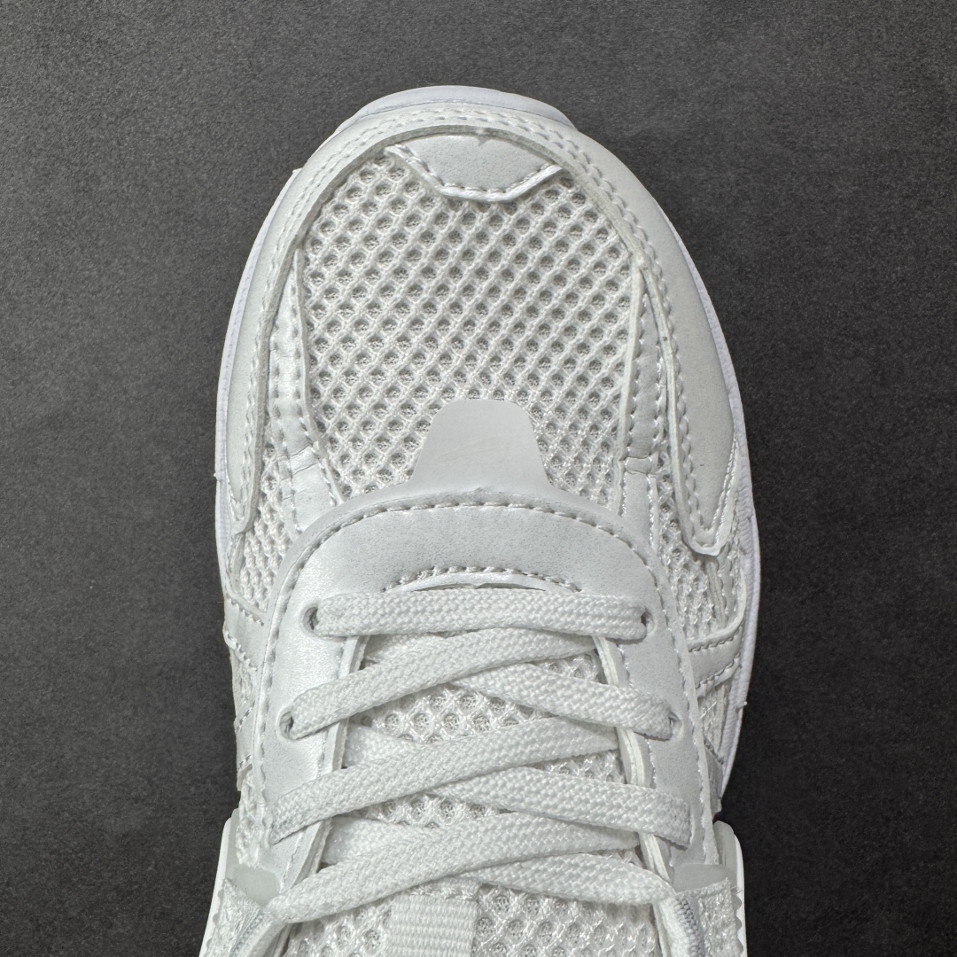 图片[8]-【公司级】NK V2k Runtekk 复古老爹鞋跑步鞋 FD0736-113 材质上使用大面积网眼 皮革 TPU 组成 支撑和透气性肯定不错 中底处由 Cushlon 泡绵打造 保证在压马路时可以提供优秀脚感 并通过一手做旧氧化效果突出复古感 中底造型很容易让大家联想到巴黎世家3XL 增高效果同样不能忽视 尺码：36-45-选品中心