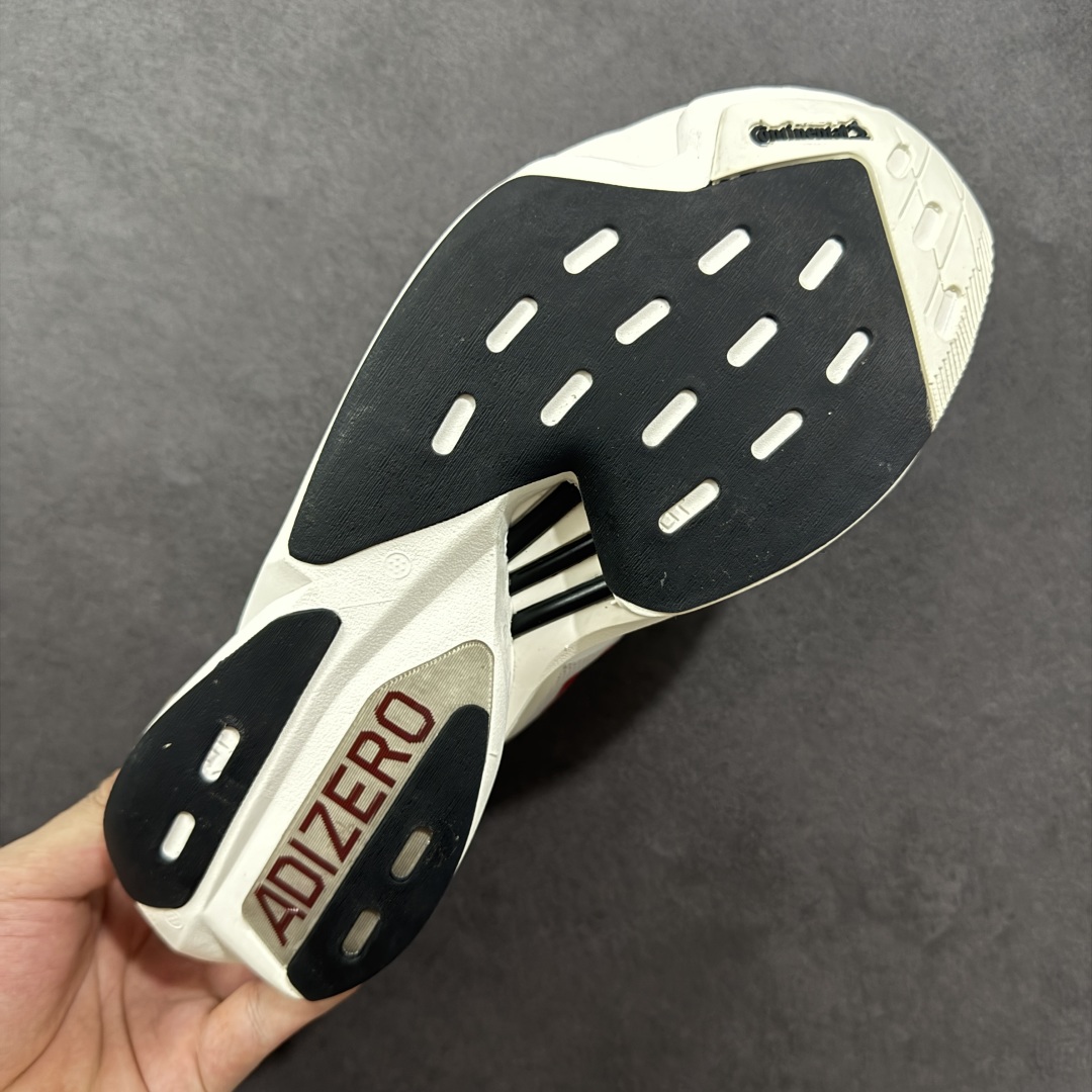 图片[9]-【HD真碳组合底】adidas Adizero Adios Pro 3 舒适百搭减震防滑耐磨 低帮 碳板 马拉松跑步鞋 波士顿3代夏季透气网眼竞速跑鞋 GW7261 延续爪型玻璃纤维推进系统 进化为全掌式的ENERGY RODS 2.0 从脚跟到脚趾的一体成形设计 强化整体推进力 提升速度表现 升级透气鞋面更具支撑性 利用ENGINEERED MESH技术进行不同密度织纹 强化支撑性 更使用50%以上的回收材料製成 减低塑料浪费 此外变薄的鞋舌为前掌提供更多空间 提供跑者更好的穿着感受 马牌轮胎大底耐磨性佳 大底全掌采用耐磨的Continental马牌轮胎大底 在各种环境下保有良好抓地力 尺码：36-45-选品中心