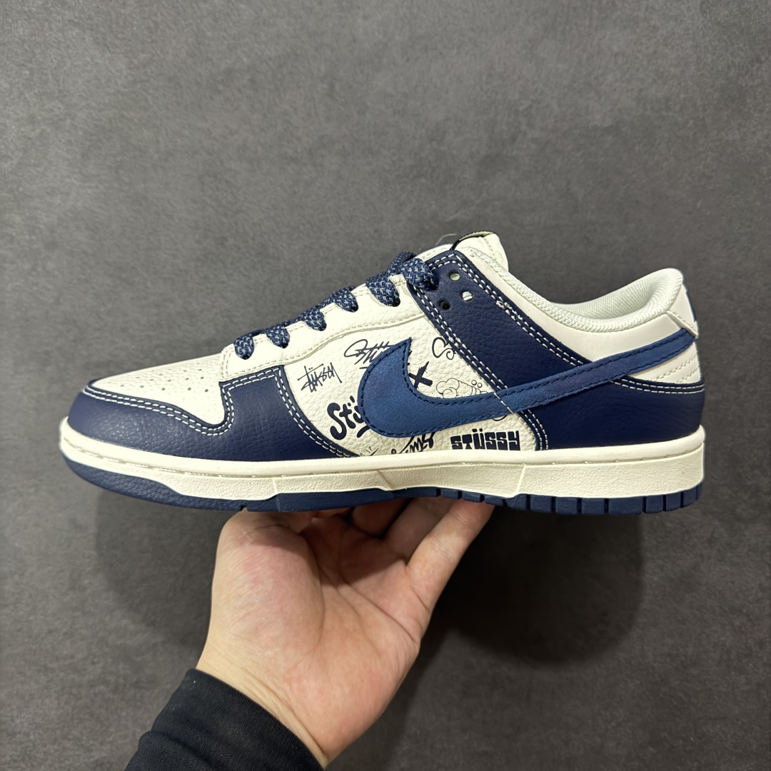 图片[2]-【定制版】Nike SB Dunk Low 斯图西联名 周年高端定制 低帮休闲板鞋 XS6089-589  #定制鞋盒 大厂纯原品质出货 超高清洁度 皮料切割干净无任何毛边 细节完美   尺码：36 36.5 37.5 38 38.5 39 40 40.5 41 42 42.5 43 44 44.5 45-选品中心
