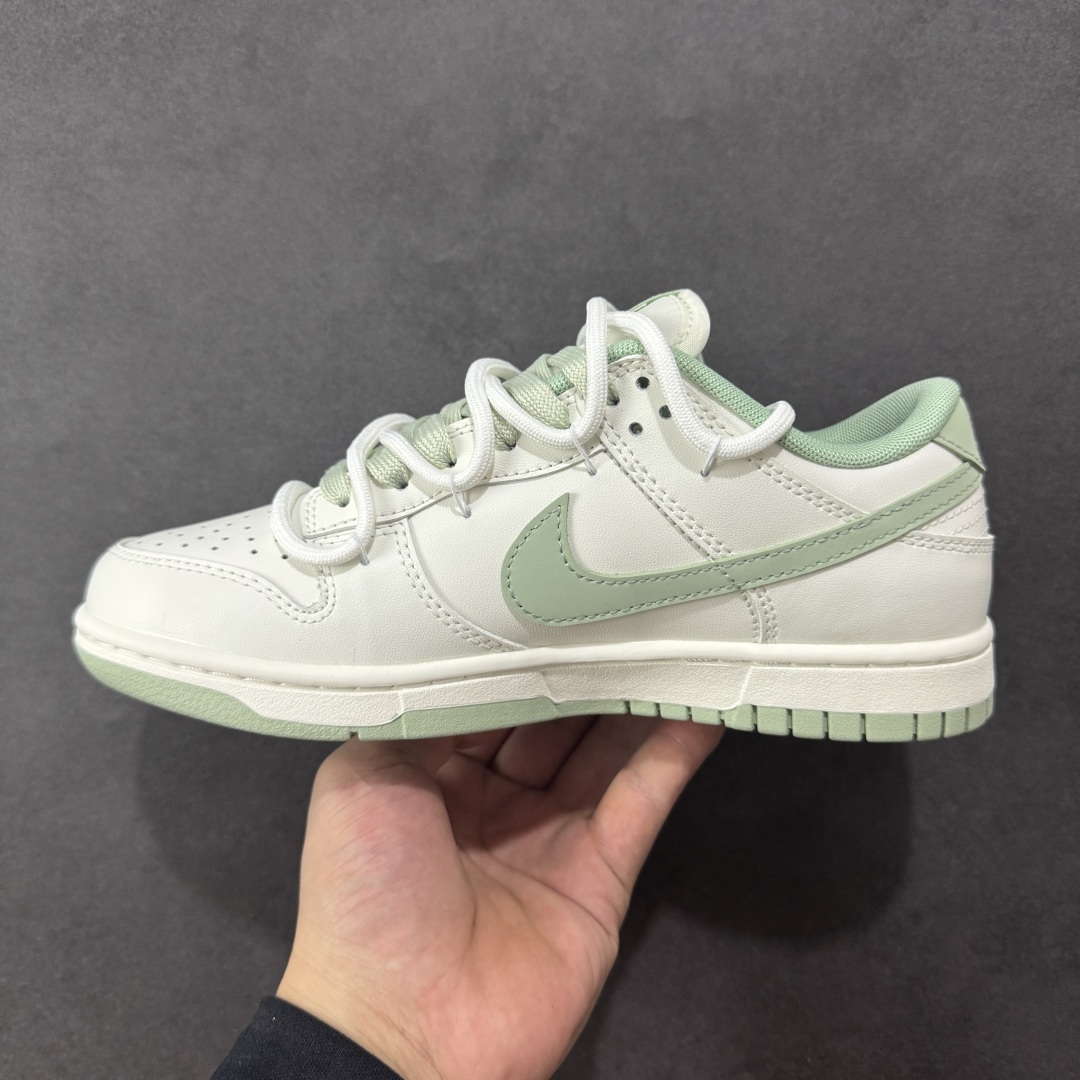 图片[2]-【定制版】Nike SB Dunk Low \”Just Do It\” 绑带 周年高端定制 低帮休闲板鞋 WG0508-048  定制鞋盒 超高清洁度 皮料切割干净无任何毛边 细节完美   尺码：35.5 36 36.5 37.5 38 36.5 39 40 40.5 41 42-选品中心