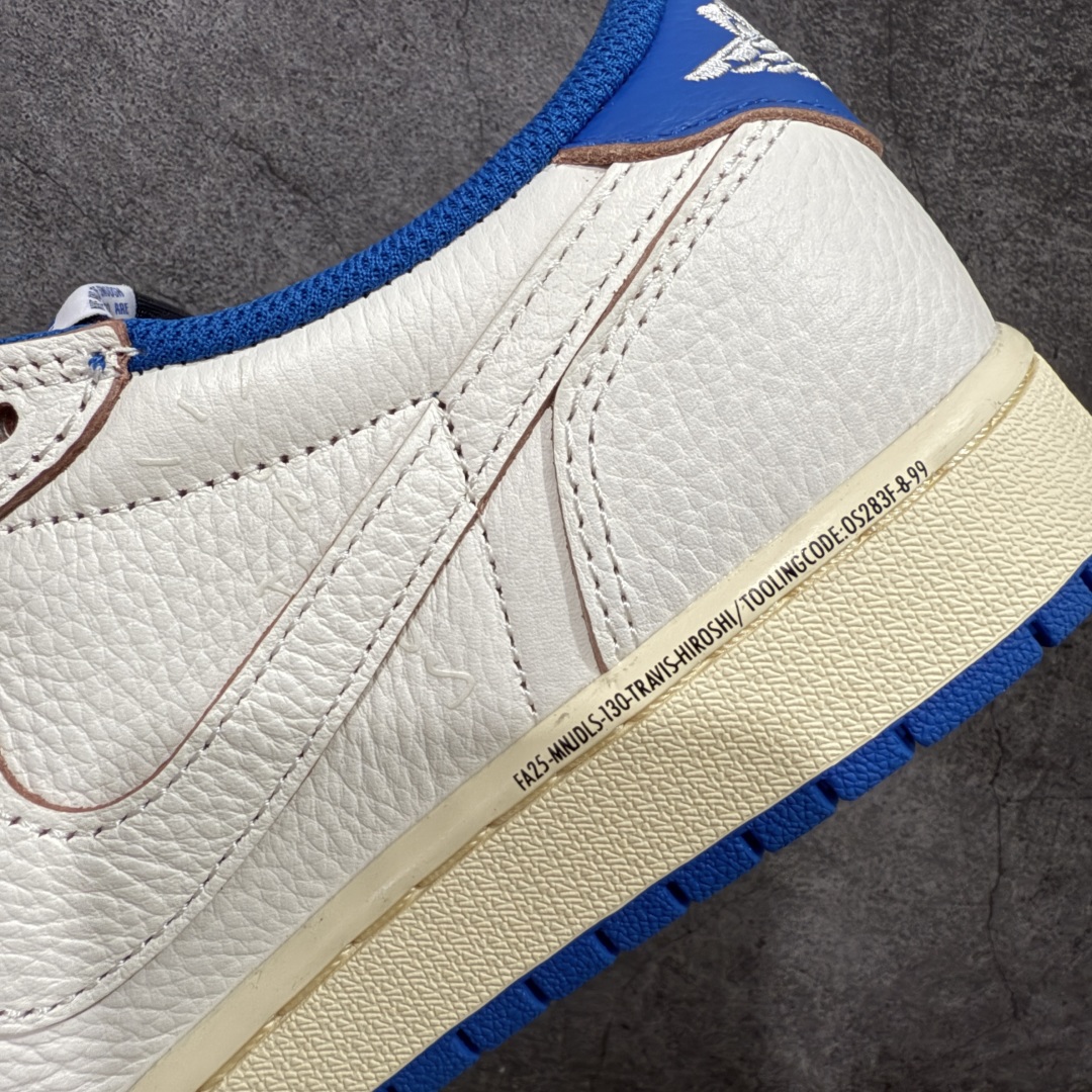 图片[11]-【S2版本】Travis Scott x Air Jordan AJ1 Low OG SP TS联名倒钩低帮 白蓝闪电2.0 DM7866-104 知名大厂出品 纯原第一梯队版本 产品品控稳定性领先行业 各方面均可对飙市面通货版 SZ原厂全套原楦原纸板冲刀磨具开发 原厂皮料加持 原厂港宝加持定型后跟R度完美 同源原厂电绣 鬼脸飞翼针数密度立体效果一致 百分百一致原鞋 原厂拉帮工艺 针距密度一致 后跟弧度收口自然不对折 极致一眼正品既视感 进口玻璃冲刀皮料裁剪零毛边 全鞋电脑针车工艺 品控清洁度最高QC检验标准 免检产品 原厂订购鞋盒、鞋标、防尘纸、鞋撑、鞋带 追求极致的原厂味道！ 尺码：36-48.5-选品中心