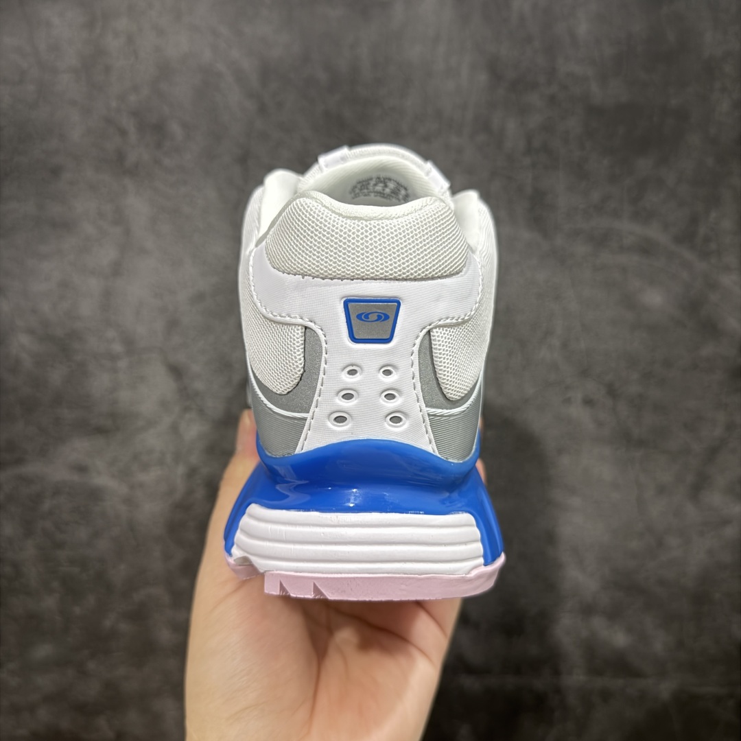 图片[4]-【666版本】SALOMON 萨洛蒙 XT-WHISPER 舒适百搭耐磨轻便低帮 休闲越野训练城市通勤跑步鞋 男女同款 白蓝色 纯原外贸平台特供订单 耗时半年巨作 #全套原纸板楦头开发 #原厂特供网布配套加持 #确保原汁原味 完美呈现版型 #原档数据独家私模五层组合大底 #男女鞋同步官方开发至46 #原装Ortholite轻量化鞋垫 #中底布带钢印编号 原厂TPU锁扣 #进口港宝加持 后跟自然饱满 还原公司包裹性 #鞋面采用SENSIFT贴合技术 #全方位贴合包裹脚型 #鞋跟部鞋底牵引设计 #提供强大的抓地性能 #更适应野外崎岖不平的道路 #基于 SALOMON 初代 XT 鞋身造型并搭载 4D ADVANCED CHASSIS™ 大底打造而成 为这款 XT-WHISPER 带来了多项足部控制与保护等功能性 如在运动过程中控制左右晃动的过程而提高稳定性、改善长途越野过程中足中到足尖的过渡、提高感知岩石的精确度以抵抗尖锐物体对脚底的伤害以及采用动态缓冲来增强穿着舒适感 从而减轻疲劳感 使 XT-WHISPER 成为一双舒适且安全的户外之履 货号：479821 尺码：36 36.5 37.5 38 38.5 39 40 40.5 41 42 42.5 43 44 45 46-选品中心