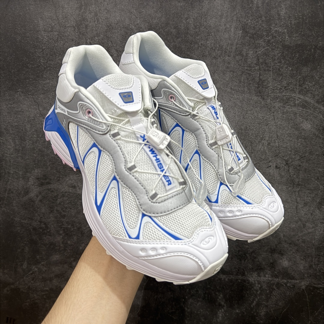 【666版本】SALOMON 萨洛蒙 XT-WHISPER 舒适百搭耐磨轻便低帮 休闲越野训练城市通勤跑步鞋 男女同款 白蓝色 纯原外贸平台特供订单 耗时半年巨作 #全套原纸板楦头开发 #原厂特供网布配套加持 #确保原汁原味 完美呈现版型 #原档数据独家私模五层组合大底 #男女鞋同步官方开发至46 #原装Ortholite轻量化鞋垫 #中底布带钢印编号 原厂TPU锁扣 #进口港宝加持 后跟自然饱满 还原公司包裹性 #鞋面采用SENSIFT贴合技术 #全方位贴合包裹脚型 #鞋跟部鞋底牵引设计 #提供强大的抓地性能 #更适应野外崎岖不平的道路 #基于 SALOMON 初代 XT 鞋身造型并搭载 4D ADVANCED CHASSIS™ 大底打造而成 为这款 XT-WHISPER 带来了多项足部控制与保护等功能性 如在运动过程中控制左右晃动的过程而提高稳定性、改善长途越野过程中足中到足尖的过渡、提高感知岩石的精确度以抵抗尖锐物体对脚底的伤害以及采用动态缓冲来增强穿着舒适感 从而减轻疲劳感 使 XT-WHISPER 成为一双舒适且安全的户外之履 货号:479821 尺码:36 36.5 37.5 38 38.5 39 40 40.5 41 42 42.5 43 44 45 46-选品中心