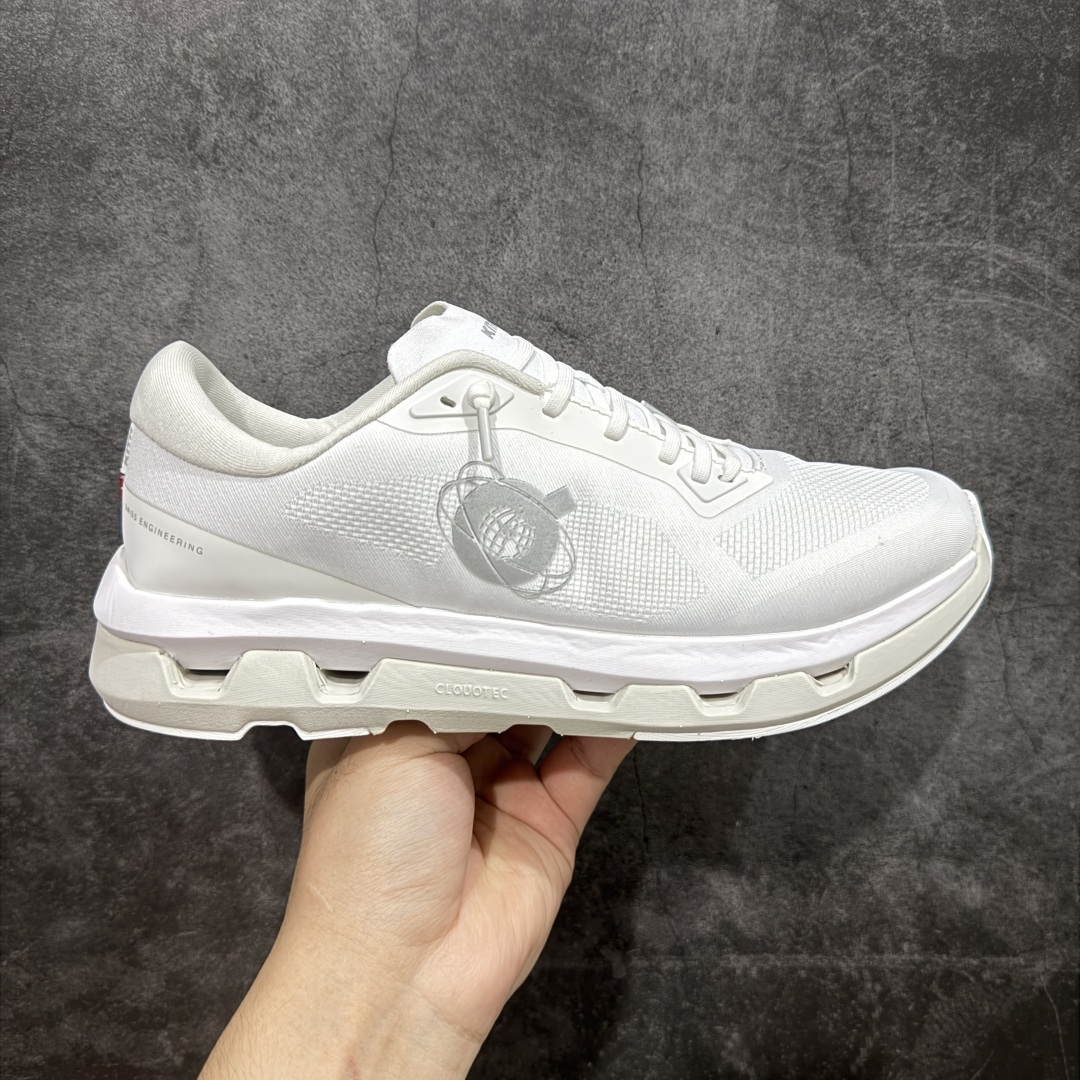 【PZ纯原】On昂跑 Cloudzone跑鞋 x Kith 联名 市场最优版本 区别市场通货 配件齐全 塑料膜包装 带手提袋 鞋底搭载了on的核心科技缓震技术CloudTec 绝对会是一双冷门联名好鞋,简约不失质感,细节满满却又很低调,不喜欢撞款的朋友赶紧入手!😍 尺码:36-45带半码-选品中心