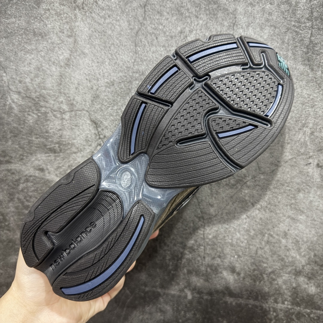 图片[9]-【纯原c版】New Balance M2010系列 新百伦 复古老爹风网布跑步休闲运动鞋 新百伦经典配色 沿袭了面世之初的经典科技 以ENCAP中底配以升级版 N-ERGY缓震物料 鞋面则采用特色的柔软麂皮搭以NewBalance经典的尼龙网布 低调中还原跑鞋本真 更年轻化的设计理念与材质 让新世代青年得以用全新视角体验经典鞋款的传奇魅力 货号：U2010AGY 尺码：36 37 37.5 38 38.5 39.5 40 40.5 41.5 42 42.5 43 44 45-选品中心