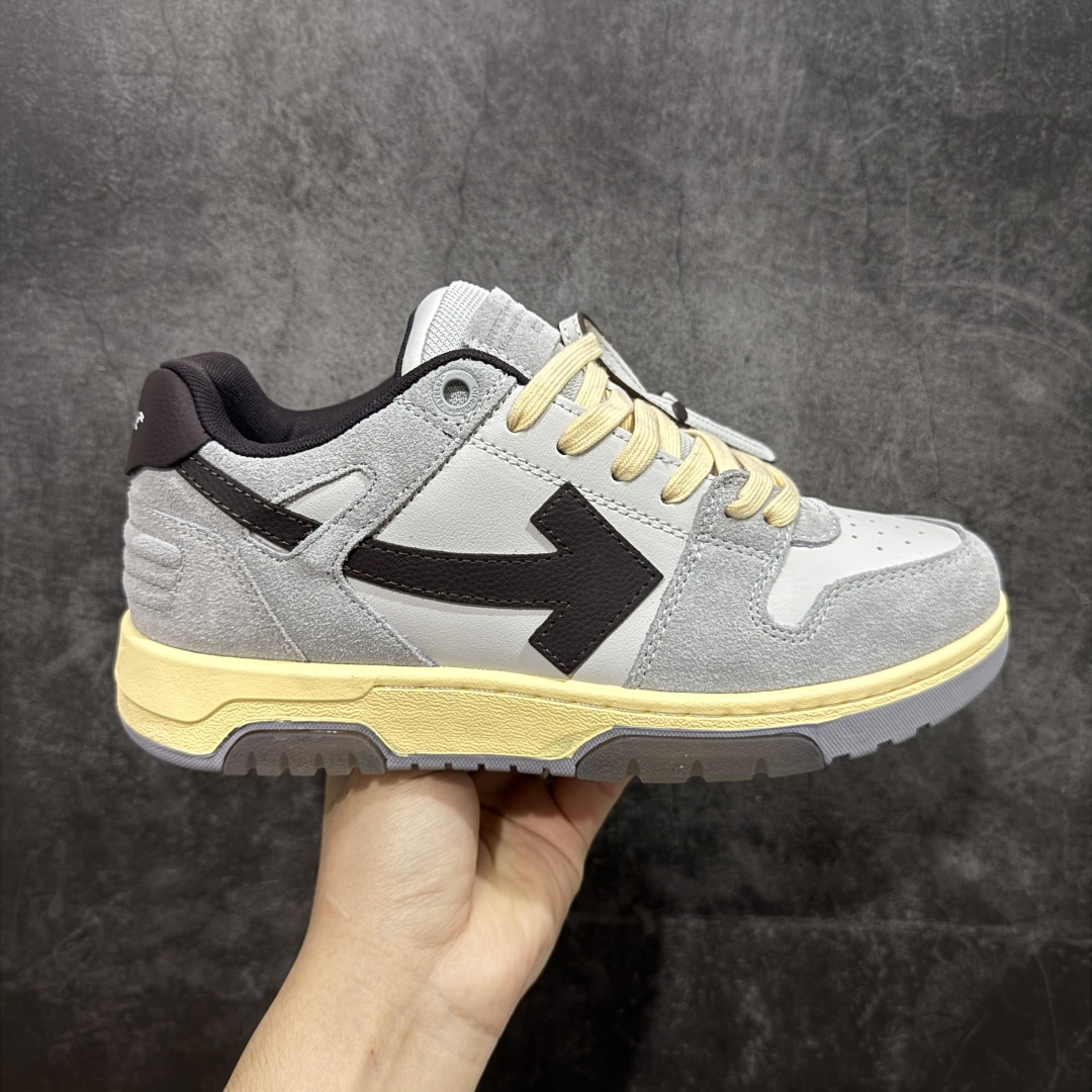 【纯原版】OFF-WHITE Out Of Office OW低帮时尚板鞋 黑灰 杨幂同款 由经典配色打造 箭头符号、ZipTie 标签、1ogo印花等经典元素皆在此呈现 让人一眼明了 Off-White 的潮流身份 单品以黑白配色皮质制成 饰有品牌标志性 zip Tie 束线带吊牌 侧面饰有 Arrows 图案 展现出品牌对街头风格的偏爱 原厂原档案开发 原盒原标原厂头层皮料 官方原版设计 做工细节全方位对比原鞋 尺码:36 37 38 39 40 41 42 43 44 45 46 47-选品中心