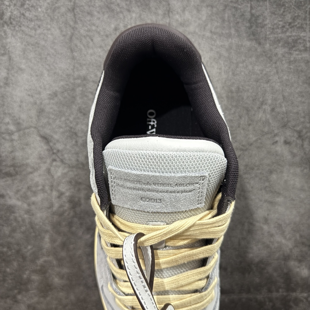 图片[8]-【纯原版】OFF-WHITE Out Of Office OW低帮时尚板鞋 黑灰 杨幂同款 由经典配色打造 箭头符号、ZipTie 标签、1ogo印花等经典元素皆在此呈现 让人一眼明了 Off-White 的潮流身份 单品以黑白配色皮质制成 饰有品牌标志性 zip Tie 束线带吊牌 侧面饰有 Arrows 图案 展现出品牌对街头风格的偏爱 原厂原档案开发 原盒原标原厂头层皮料 官方原版设计 做工细节全方位对比原鞋 尺码：36 37 38 39 40 41 42 43 44 45 46 47-选品中心