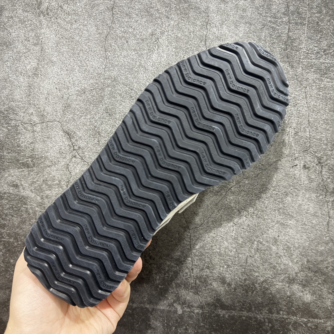 图片[9]-【总裁版】New Balance U471AJ NB新百伦织物牛剖层革春夏薄底鞋防滑耐磨平衡轻便低帮生活休闲鞋 原档数据独立私模大底 唯一正确三层组合大底 特高弹切片加持 百分百还原原鞋脚感 NB市场最强产物 防伪原标全套原楦原纸板原厂数据开发 全鞋电脑针车加持 原厂网布 原装进口头层翻毛皮料正确绒感卡色 正确中底拉帮中底网布细节 匠心打造 耗时两个月开发完成 工艺极其复杂难度可想而知 高端零售专供产物 尺码：36 37 37.5 38 38.5 39.5 40 40.5 41.5 42 42.5 43 44 44.5 45 45.5 46.5 47-选品中心