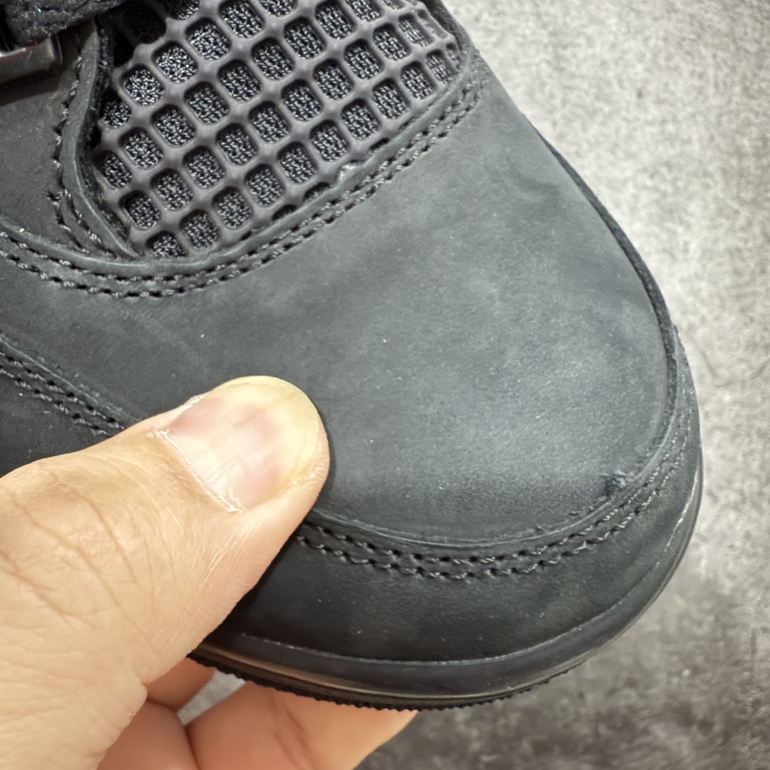 图片[5]-【原厂版】 Air Jordan 4 Retro \”Black Cat\” 乔4 AJ4复刻全新黑猫 2.0 全新升级改良 顶级原厂麂皮绒感到位 原鞋原楦原纸板同源开发 完美呈现乔4的版型 内侧正确双色网格 还原细节 原厂皮料 正确气垫颜色 正确网格工艺 正确拉帮工艺 全鞋原装材料制作 原档案原模具打造 支持全方位与正品对比 尺码：40 40.5 41 42 42.5 43 44 44.5 45 46 47.5-选品中心