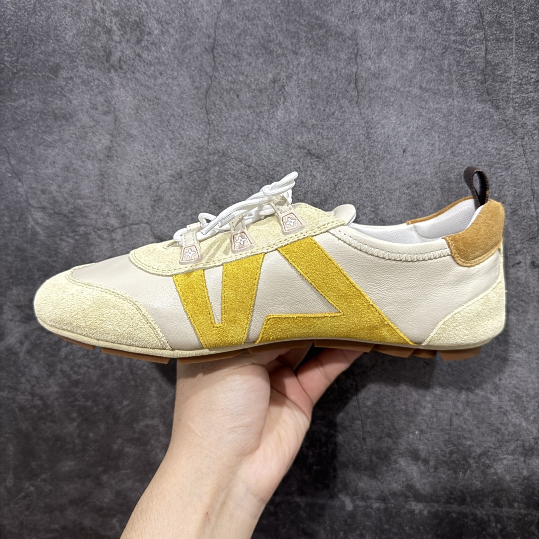 图片[2]-【专柜版/海淘代购】Louis Vuitton 春夏 Sneakerina LV 路易威登 系列运动鞋 德训鞋 平底鞋休闲鞋 海淘代购同渠道品质 高端零售 外贸充正专供 高端礼盒 市场最强级别没有之一💪🏻 原版购入开发 ZP级全套包装 完美楦型 正确卡色 质感媲美原版 细节与原版一致 请注意区分市面通货材 尺码：35 36 37 38 39 40-选品中心